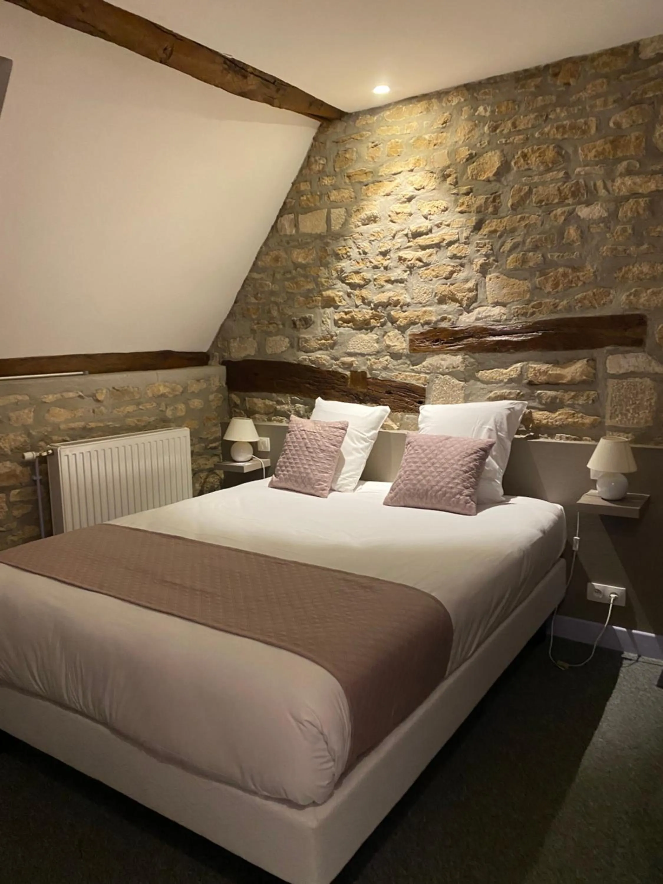 Bed in Hostellerie Du Chateau