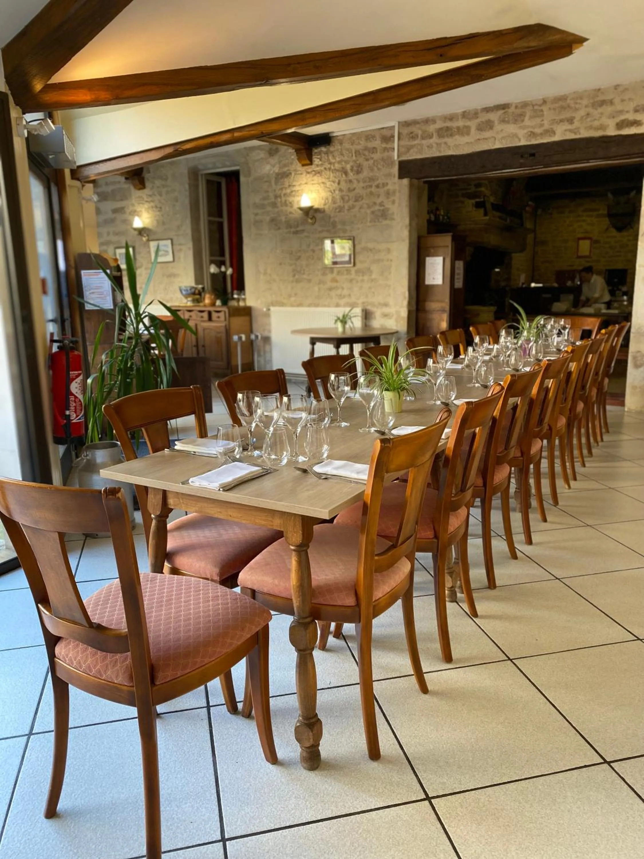 Restaurant/places to eat in Hostellerie Du Chateau