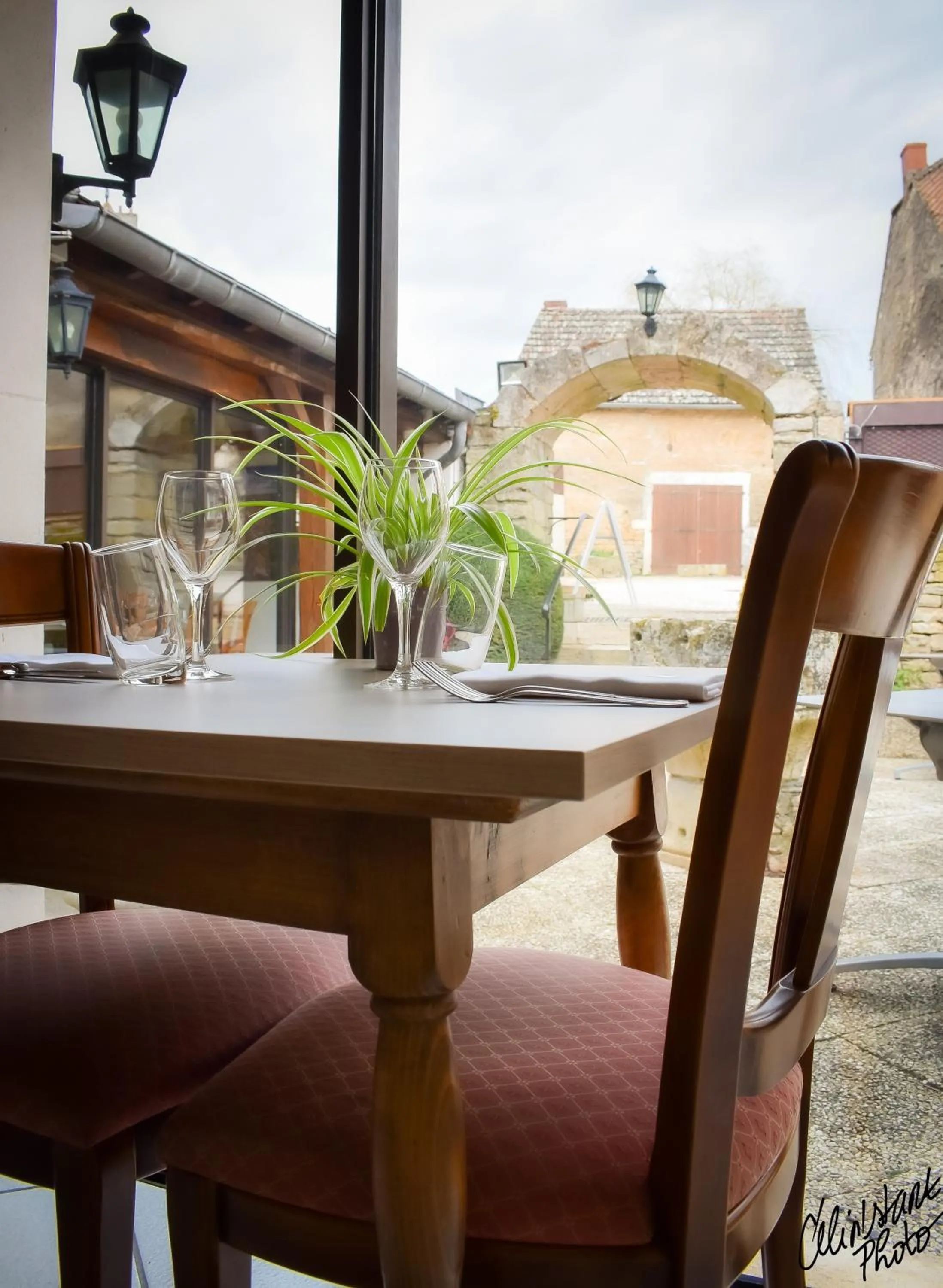 Property building in Hostellerie Du Chateau