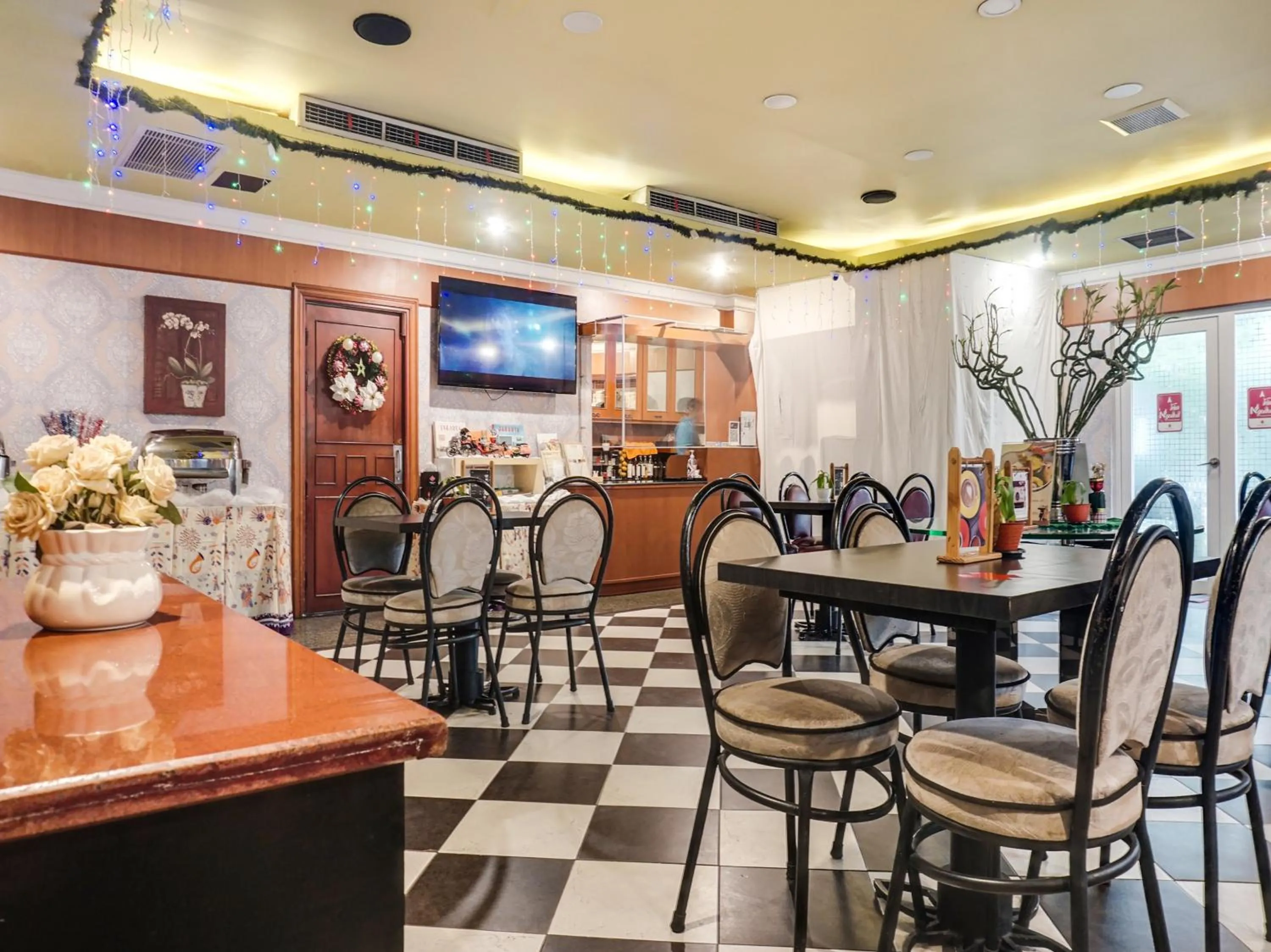 Restaurant/places to eat in BI Executive Hotel