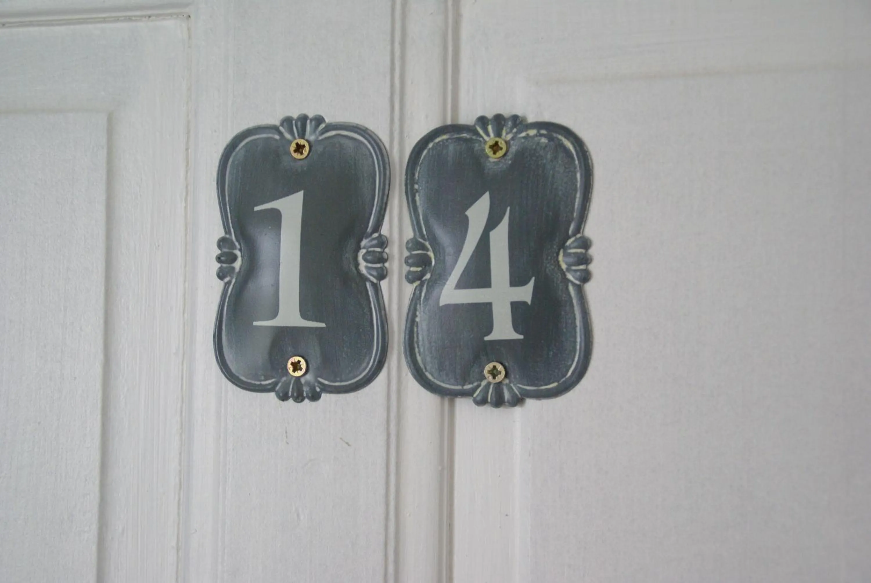 Decorative detail in Hôtel Des Deux Mers