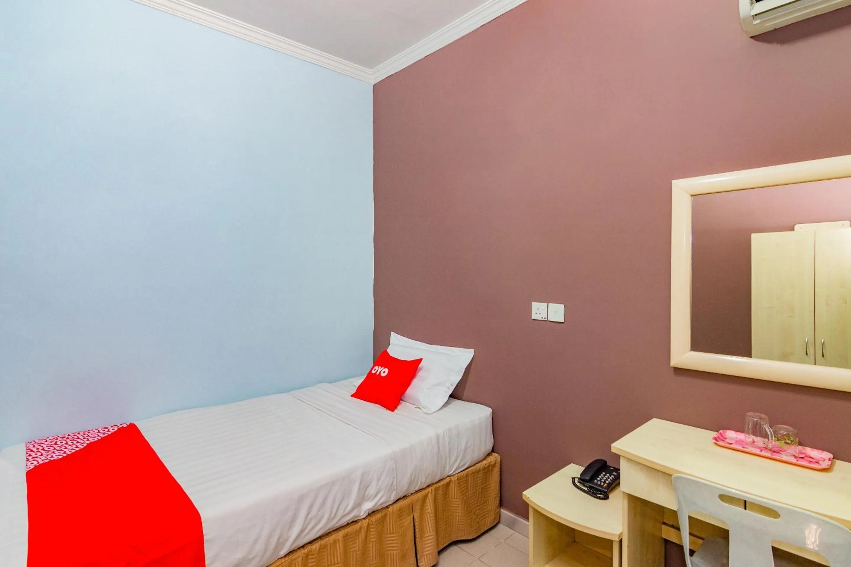 Bedroom, Bed in Hotel O New Sabah