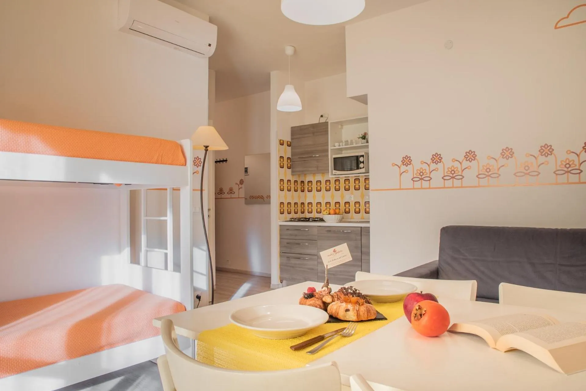 Living room, Bed in Residence Holidays