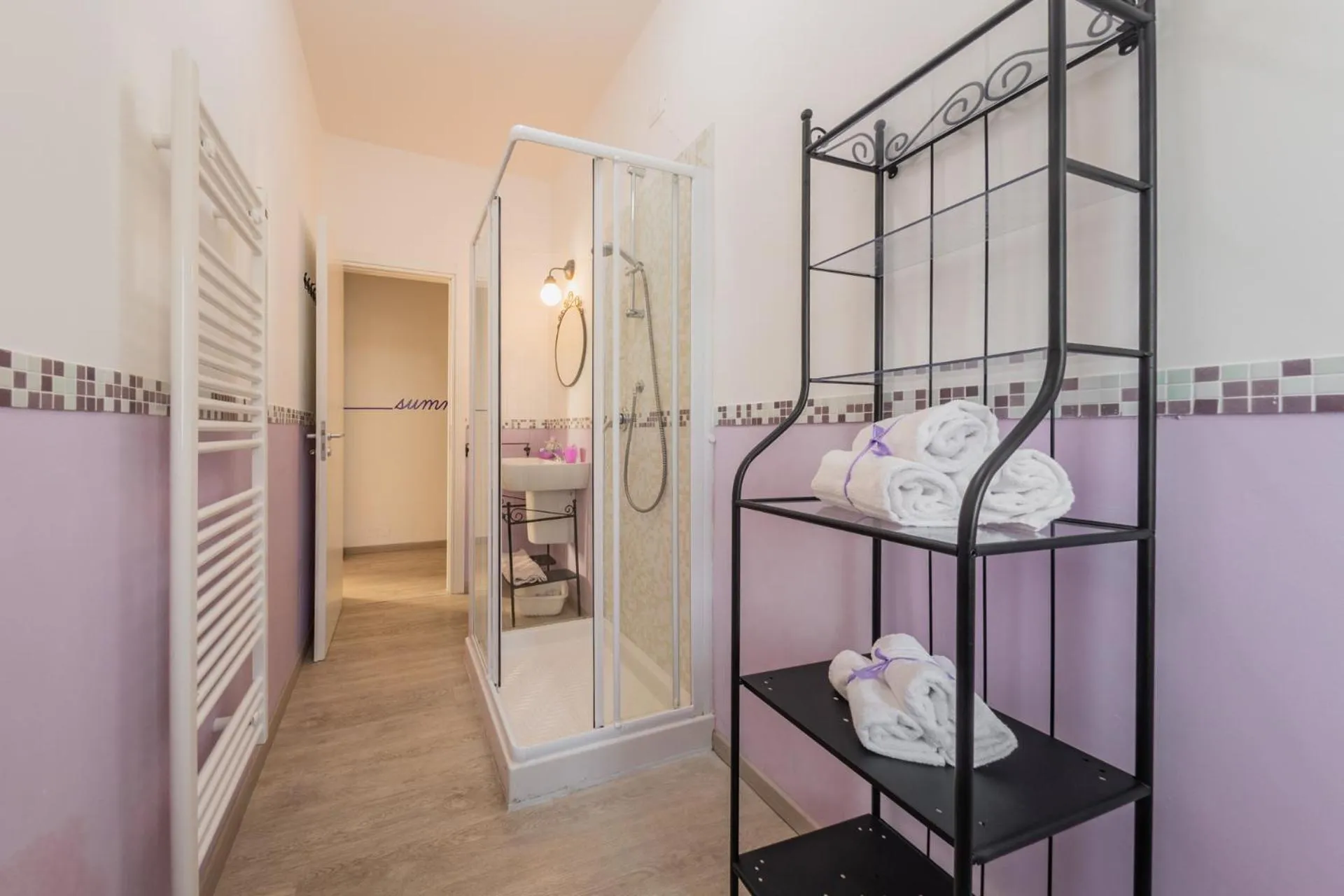 Bathroom, Bed in Residence Holidays