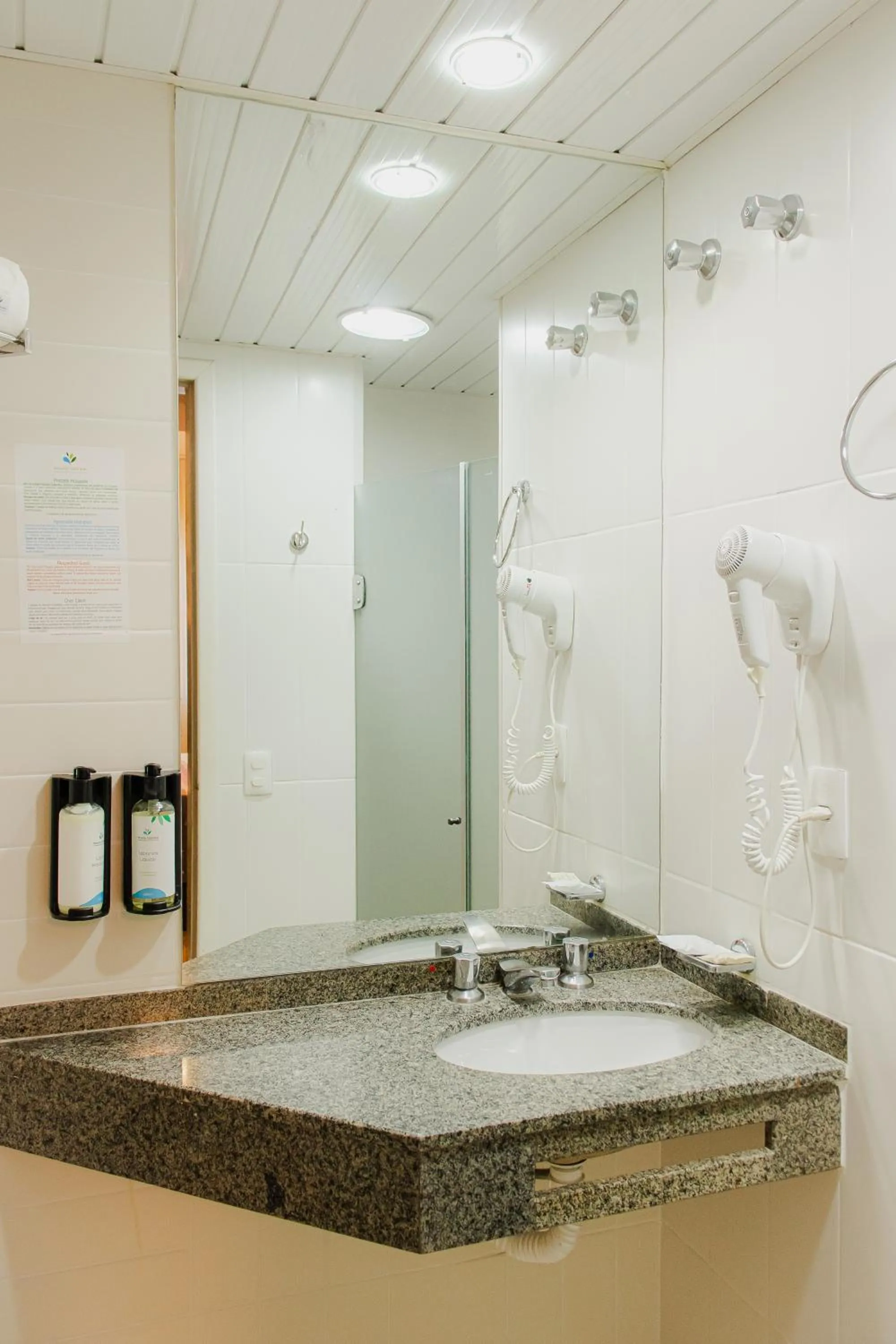 Toilet in Recanto Cataratas - Thermas, Resort e Convention