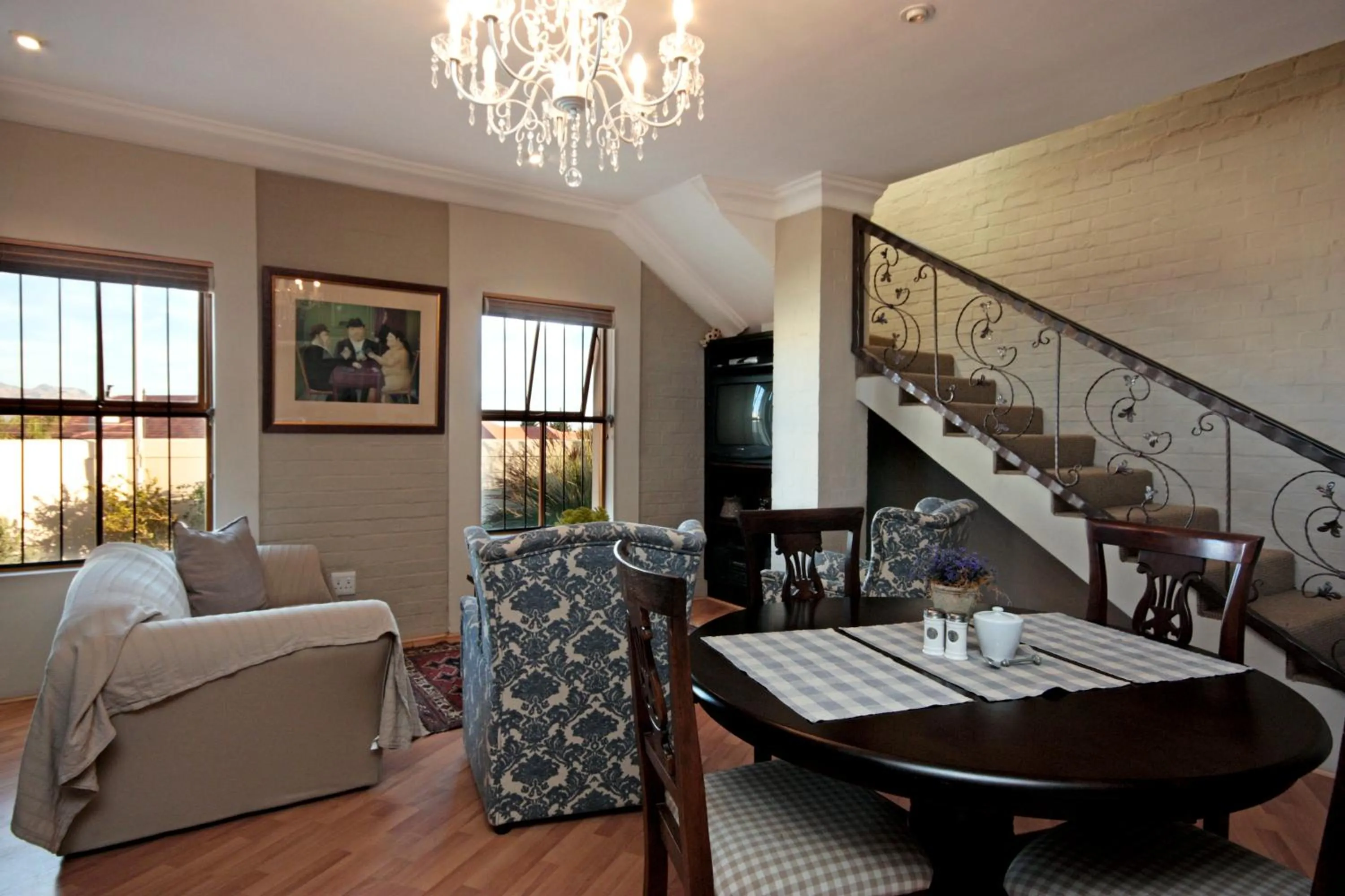 Communal lounge/ TV room in A Smart Stay Apartments