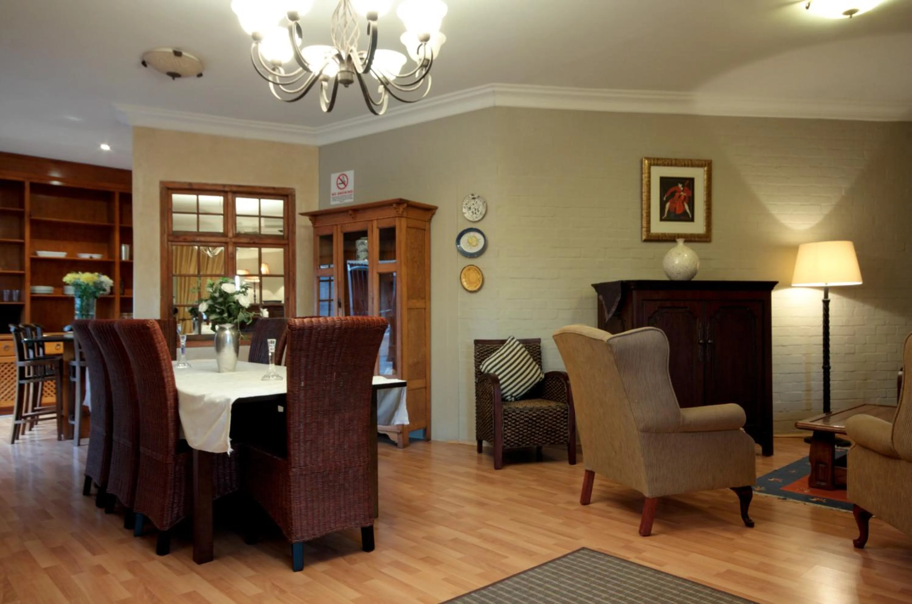 Communal lounge/ TV room in A Smart Stay Apartments