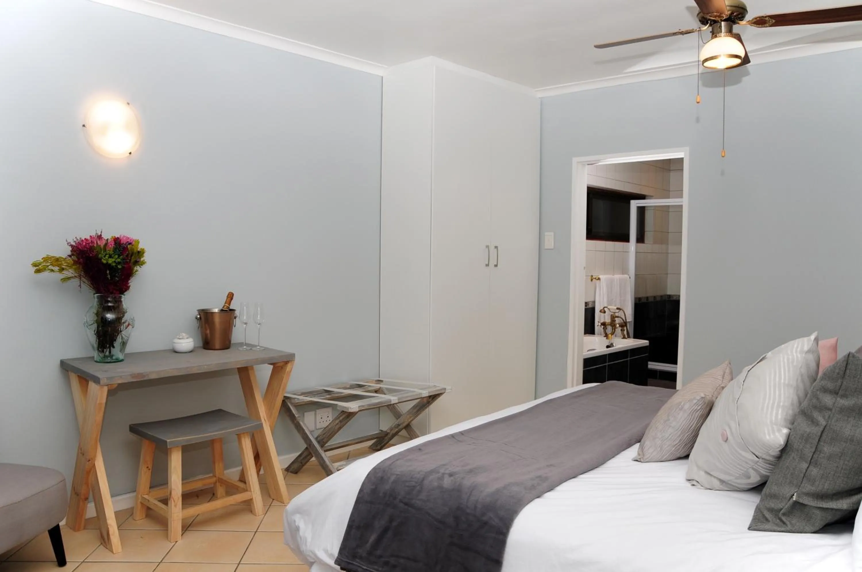 Bed in The Salt House Guest House in Hout Bay