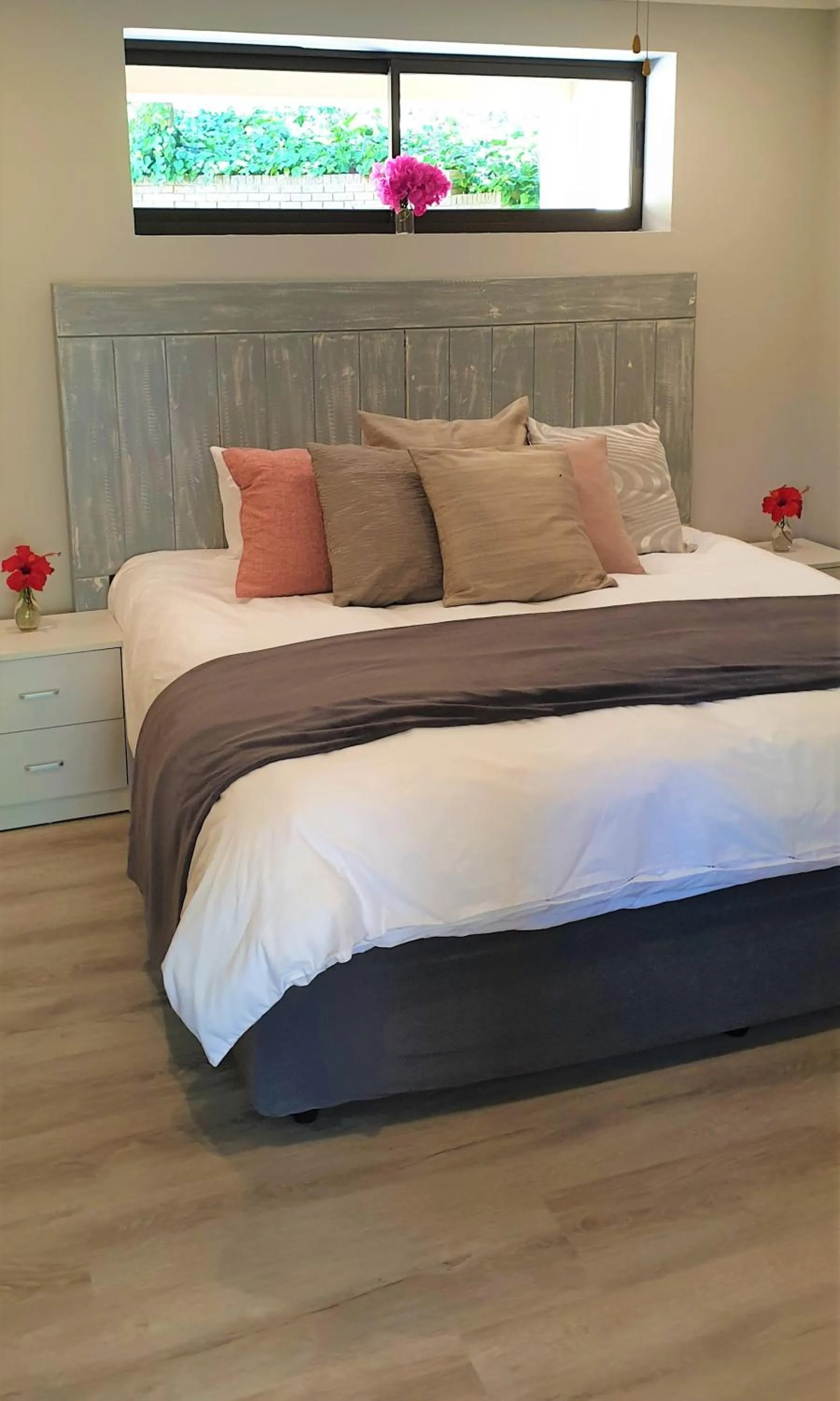 Bed in The Salt House Guest House in Hout Bay