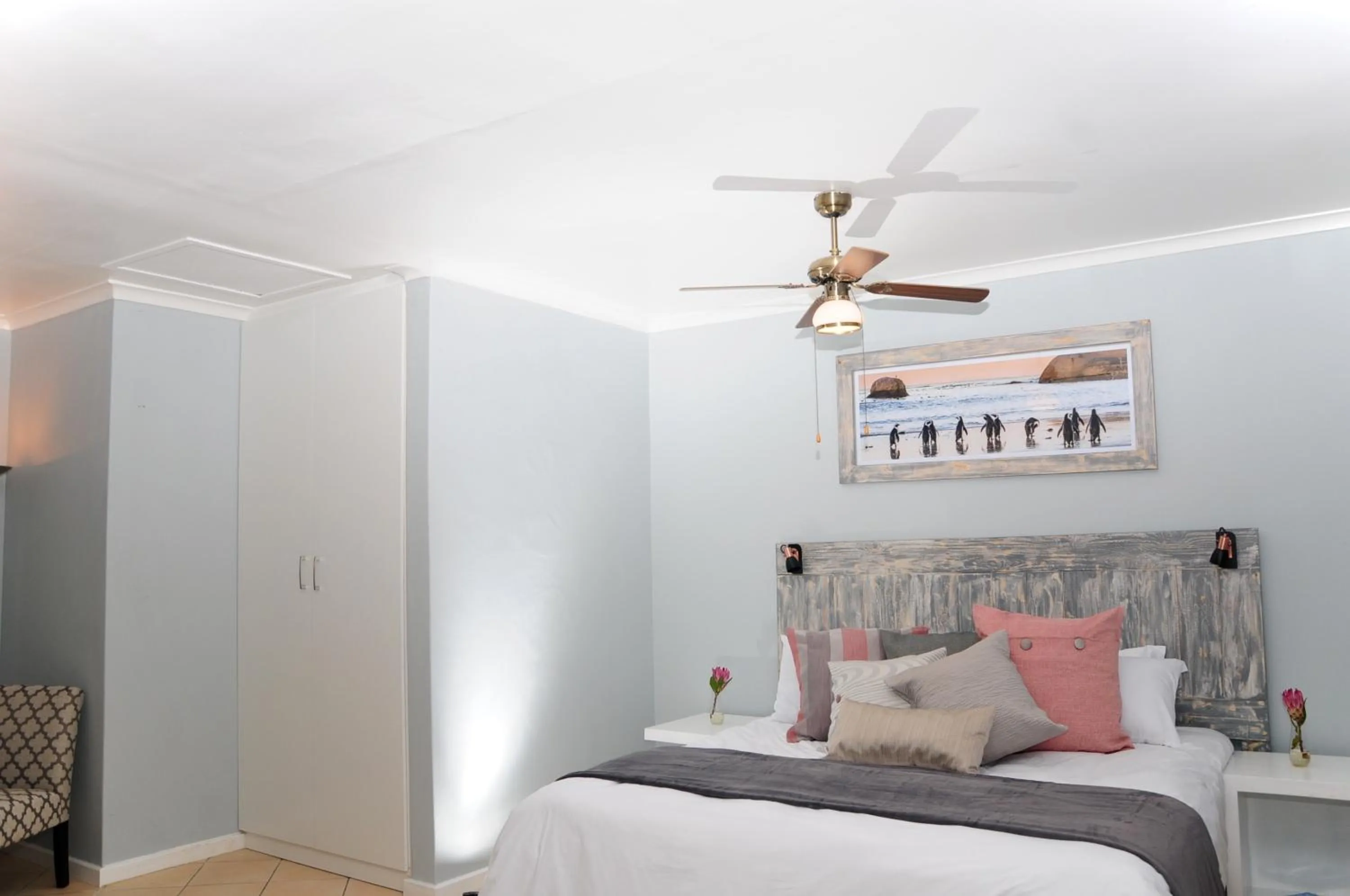 Bed in The Salt House Guest House in Hout Bay