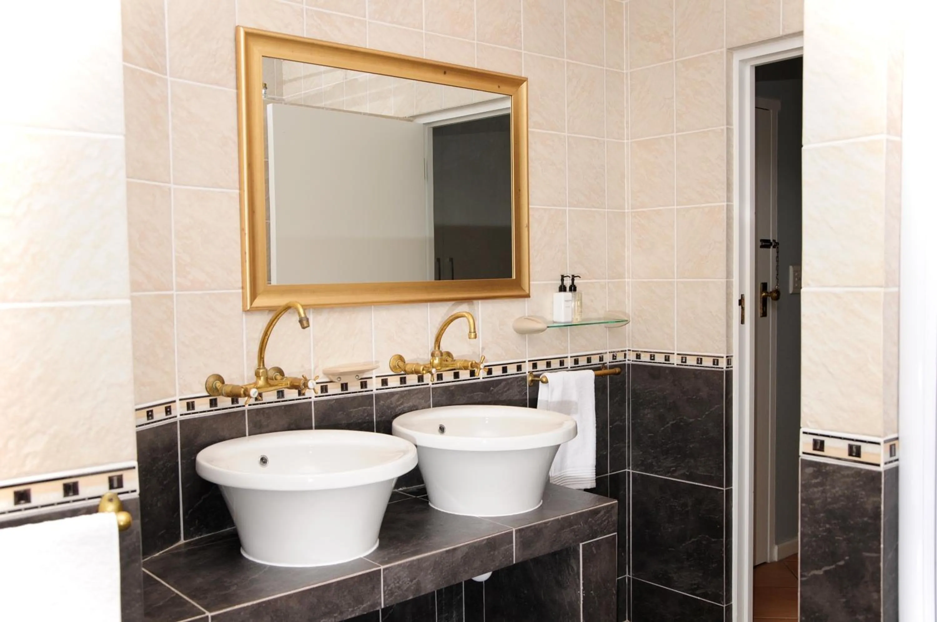 The Salt House Guest House in Hout Bay