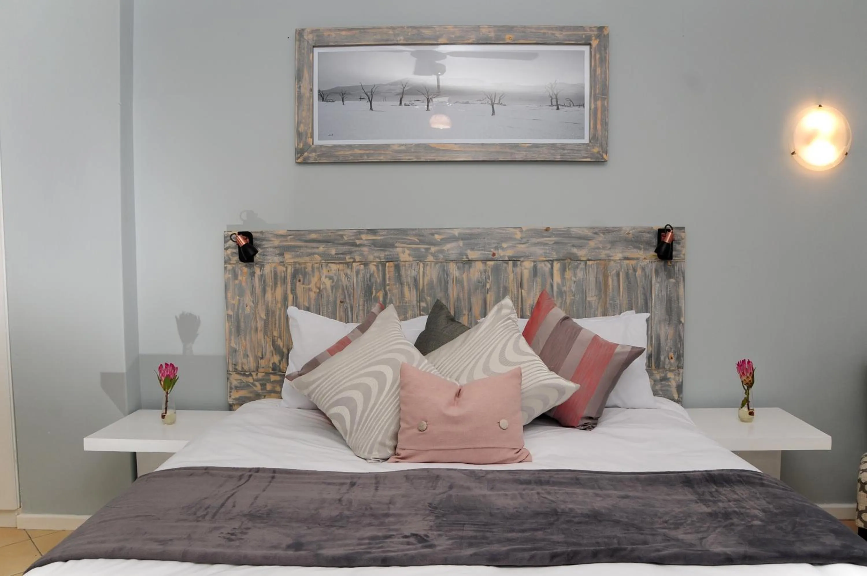 Bed in The Salt House Guest House in Hout Bay