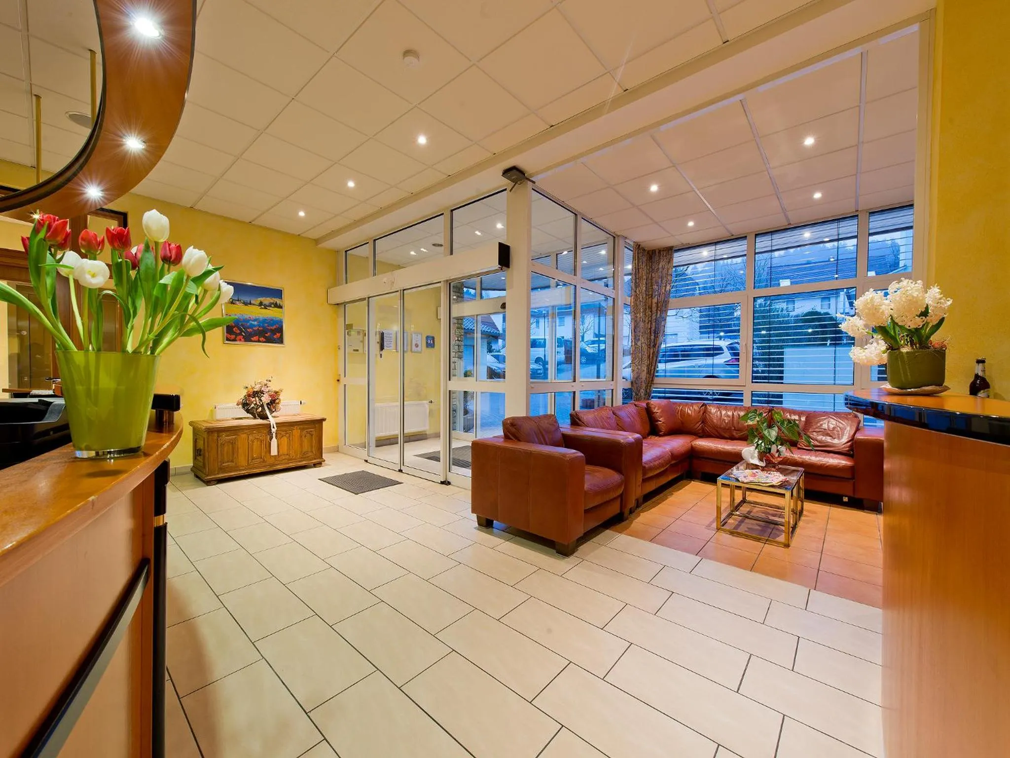 Communal lounge/ TV room in Panorama Hotel