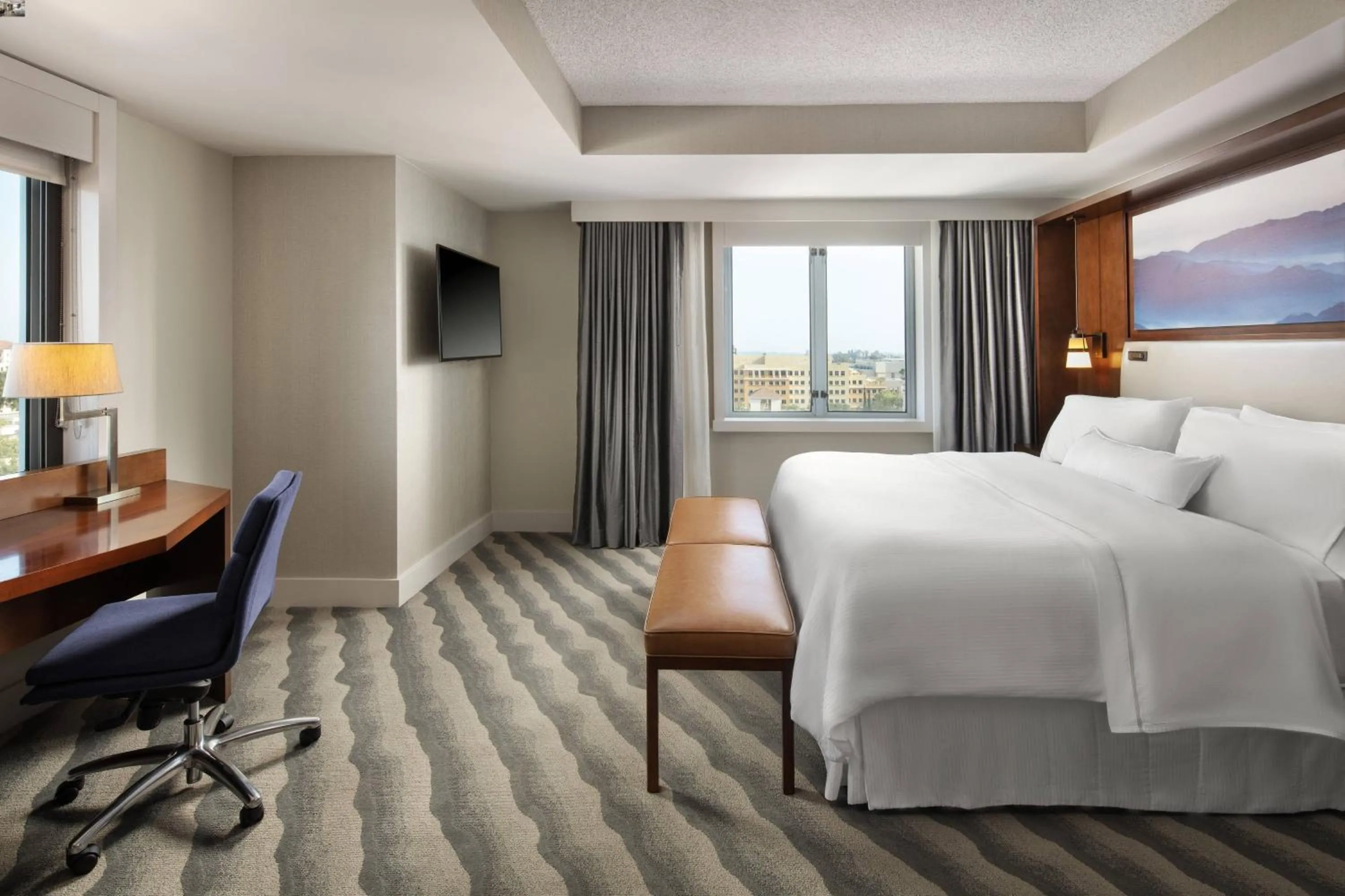 Photo of the whole room, Bed in The Westin Pasadena