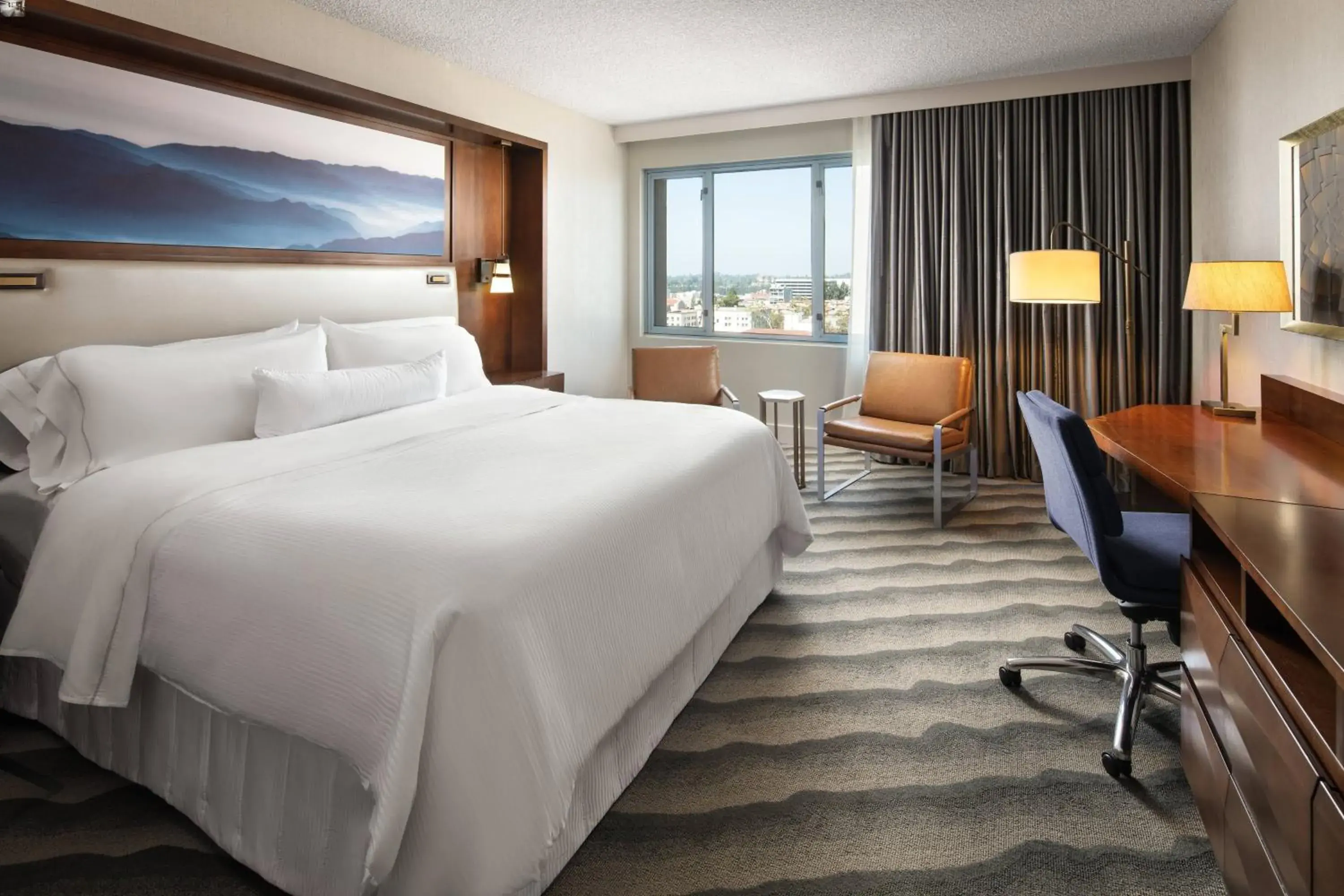 Executive King Guest Room in The Westin Pasadena Executive King Guest Room in The Westin Pasadena