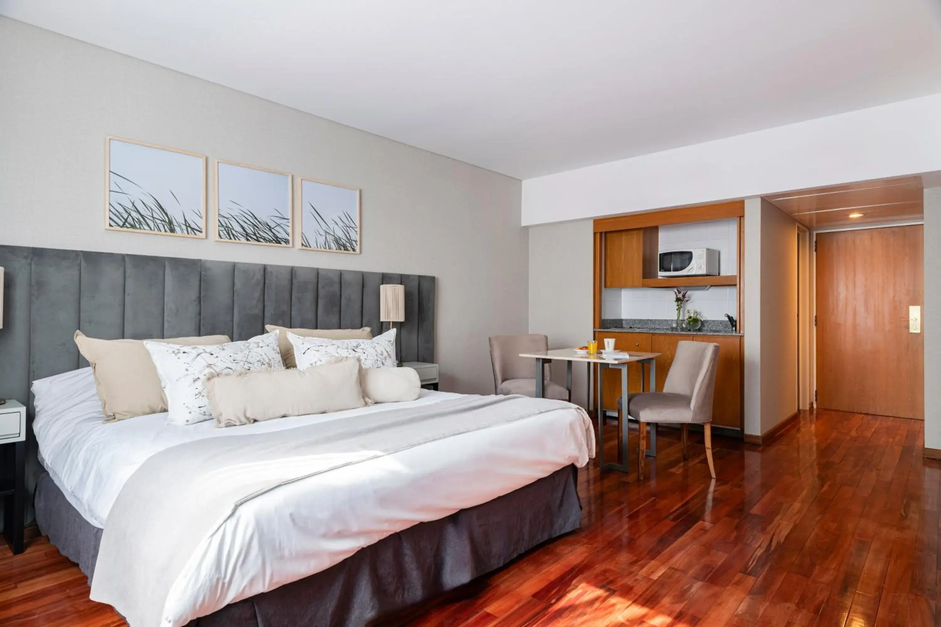 Bed in Argenta Tower Hotel & Suites Bed in Argenta Tower Hotel & Suites