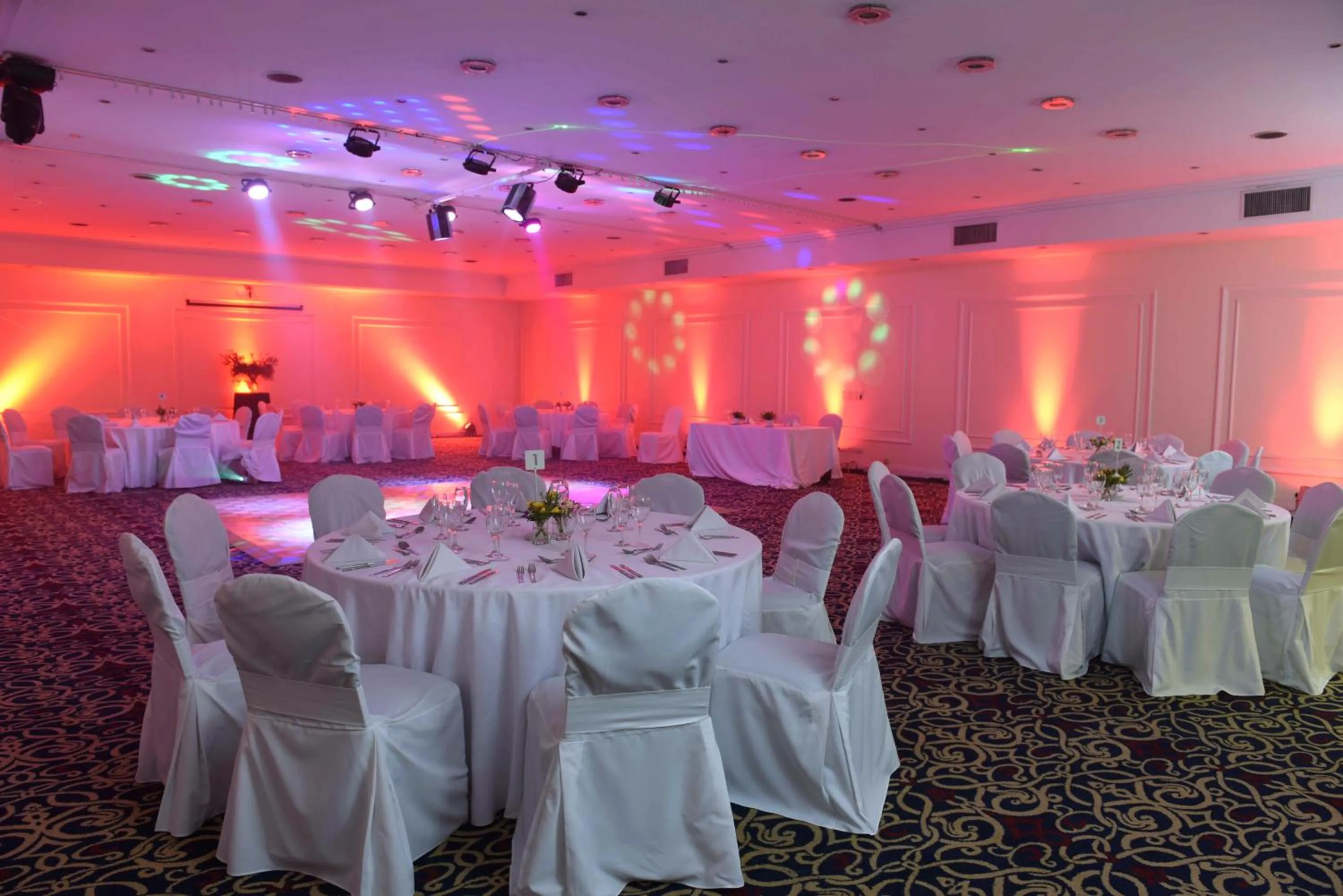 Banquet/Function facilities in Argenta Tower Hotel & Suites