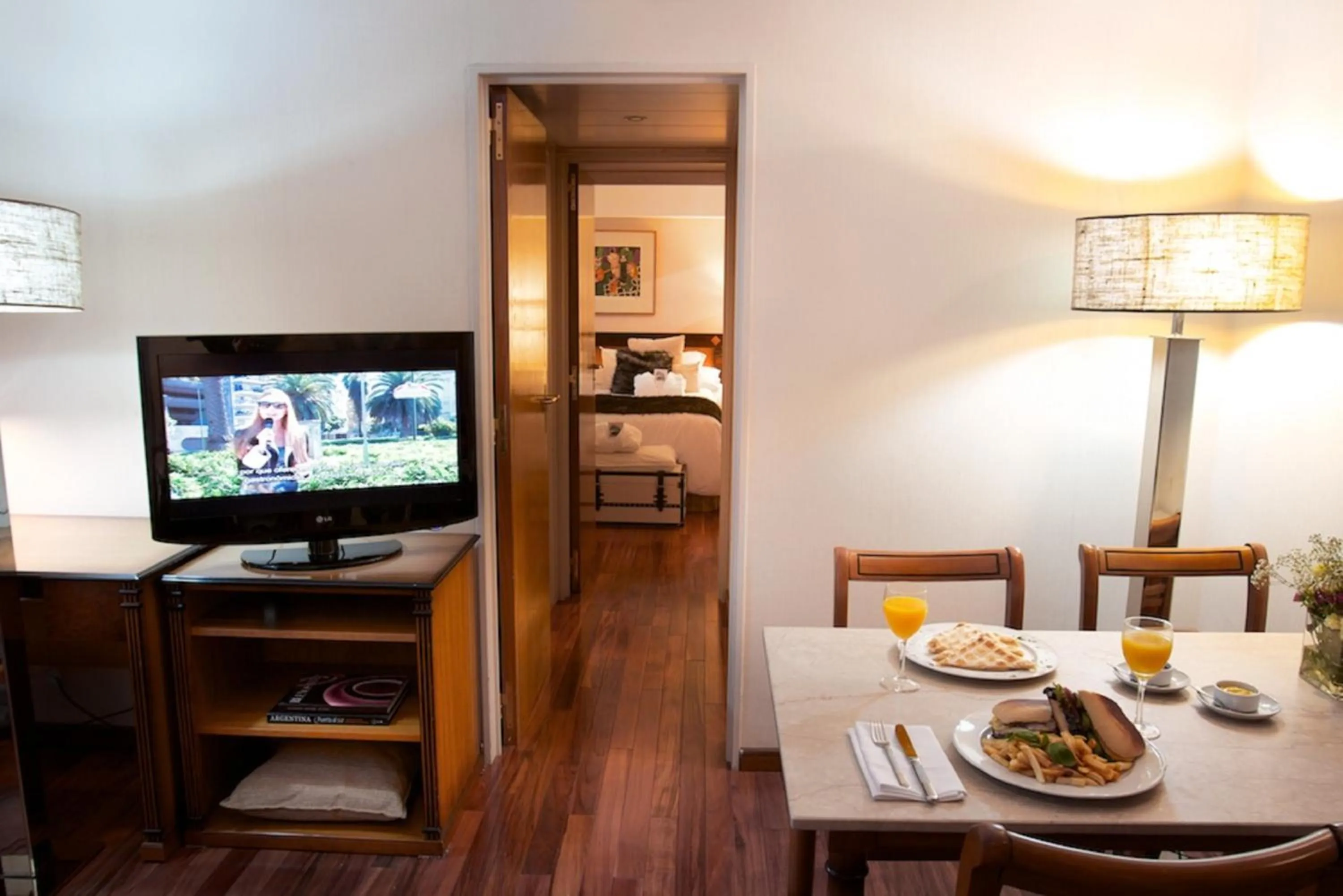 TV and multimedia in Argenta Tower Hotel & Suites