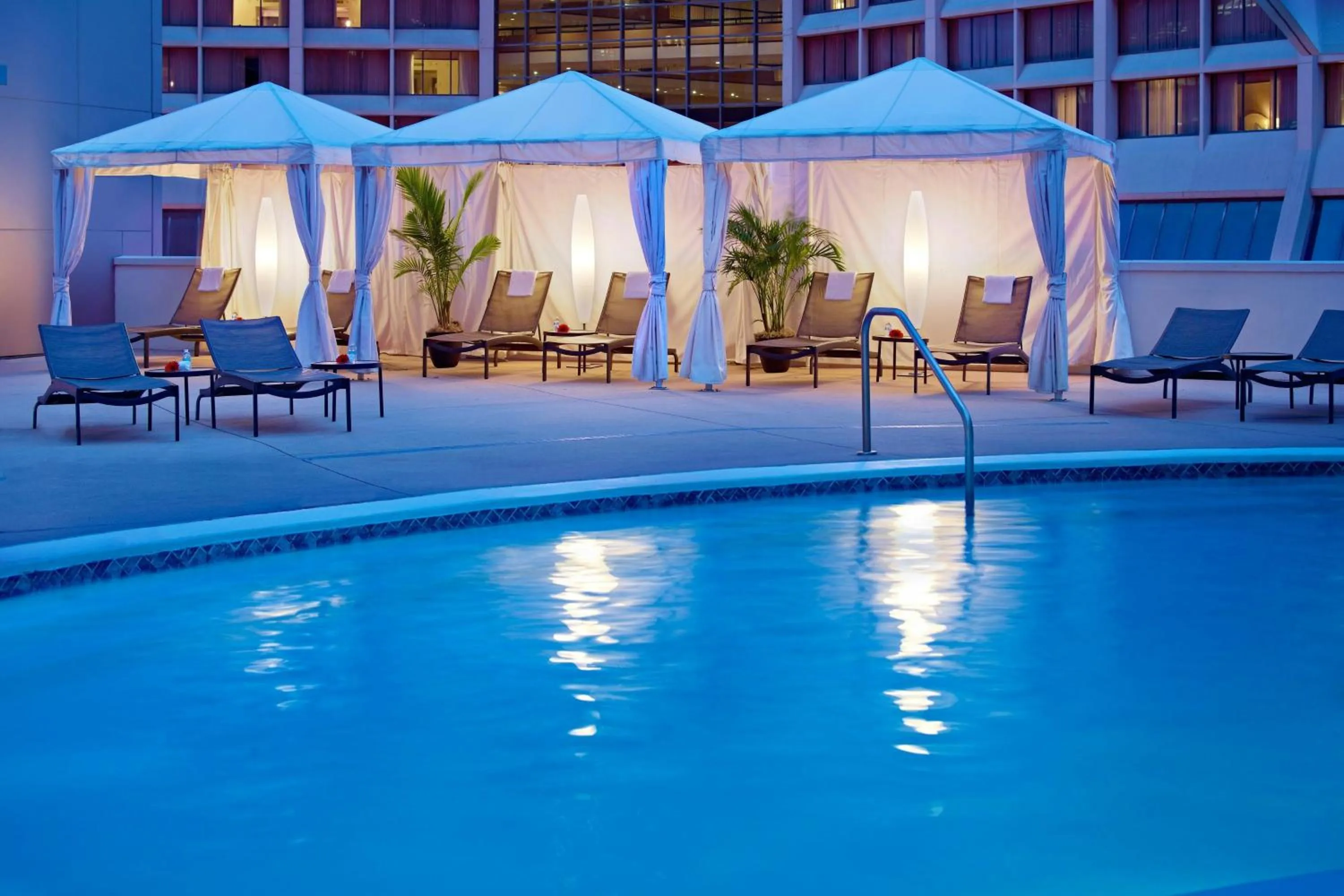 Swimming pool in Atlanta Marriott Marquis