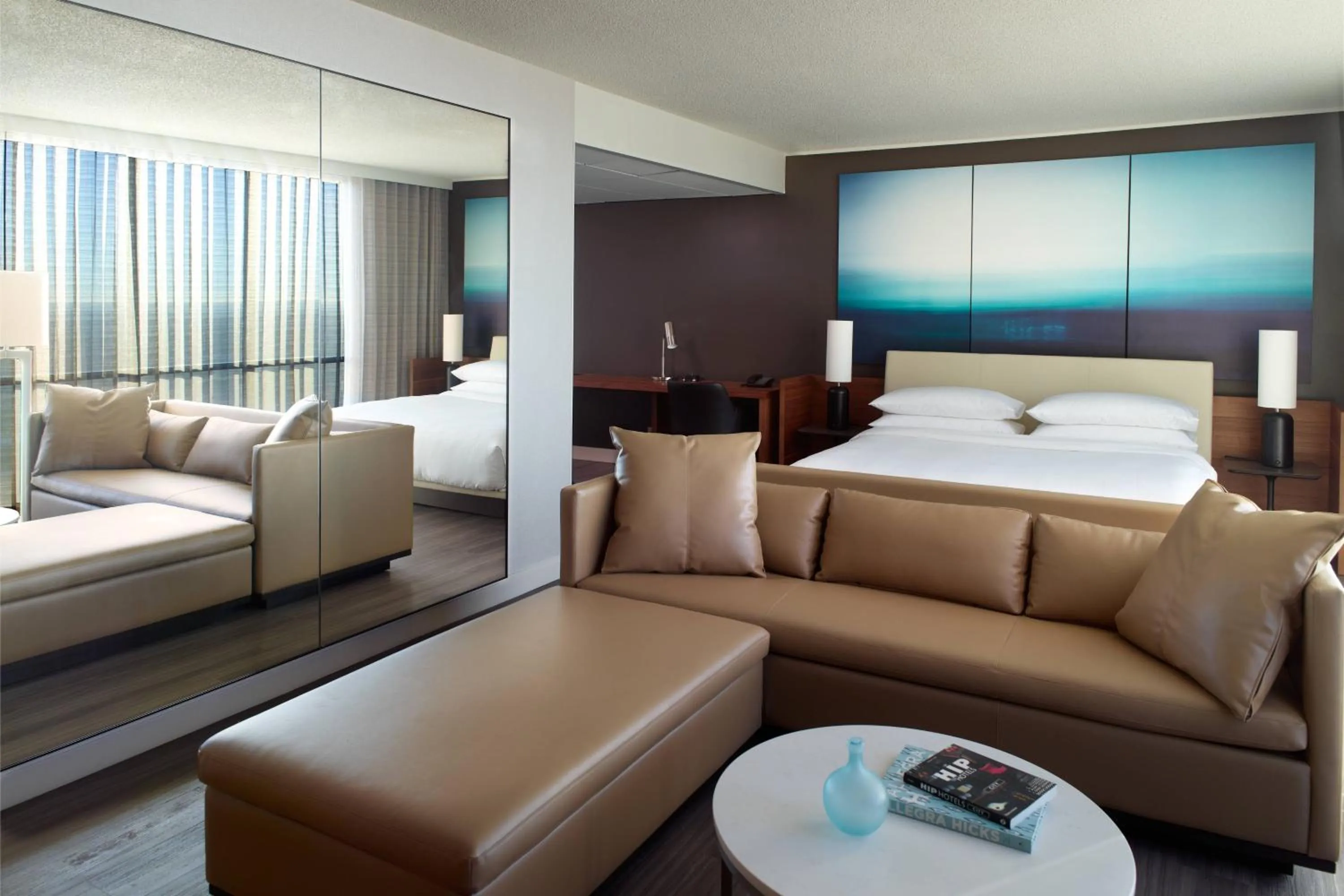 Bedroom, Bed in Atlanta Marriott Marquis