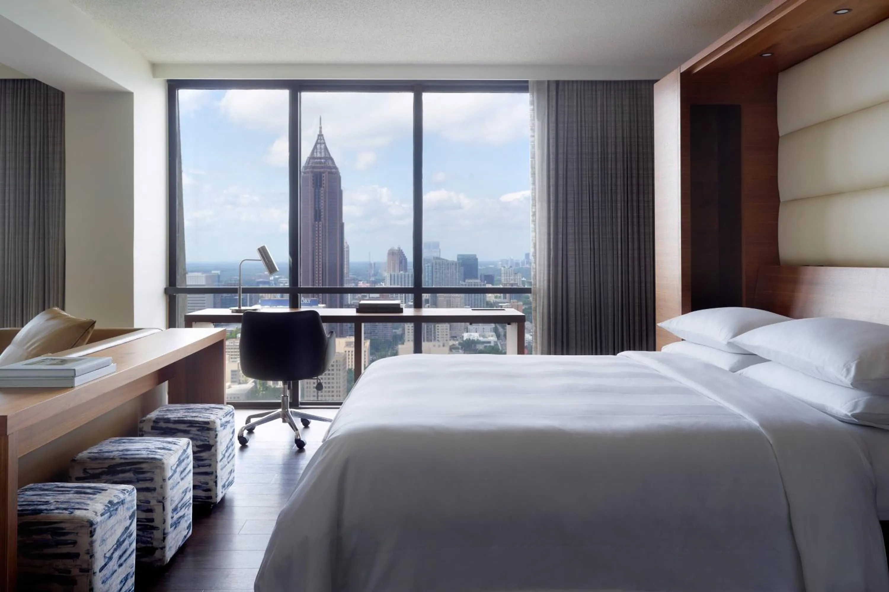 Bedroom, Bed in Atlanta Marriott Marquis