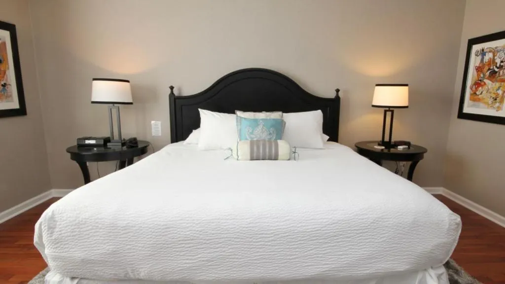 Bedroom, Bed in Cayview Condo #231536