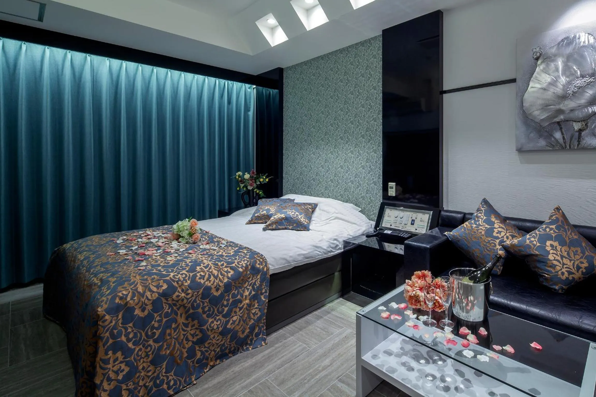 Photo of the whole room, Bed in Restay Hiroshima (Adult Only)