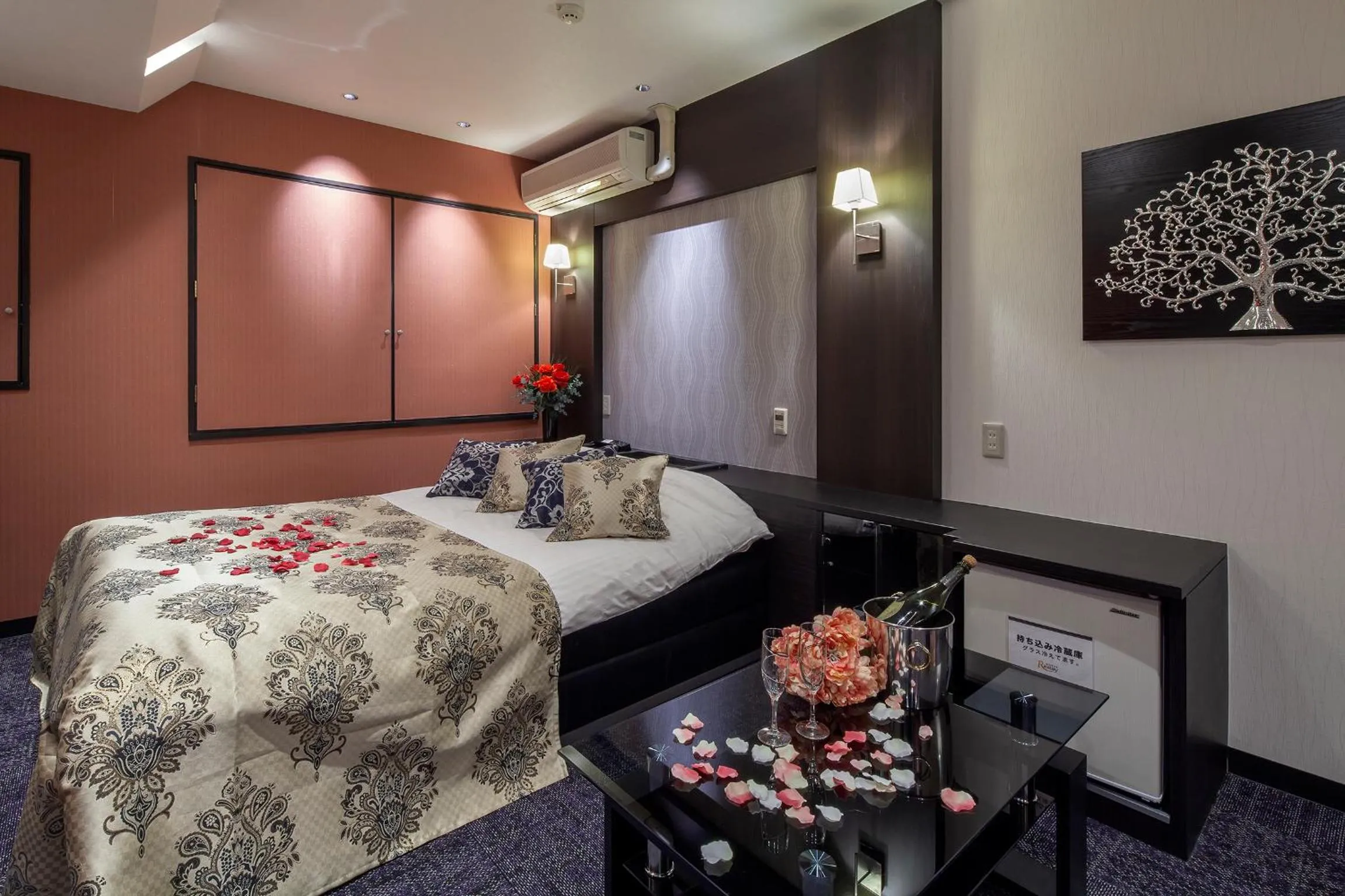 Photo of the whole room, Bed in Restay Hiroshima (Adult Only)