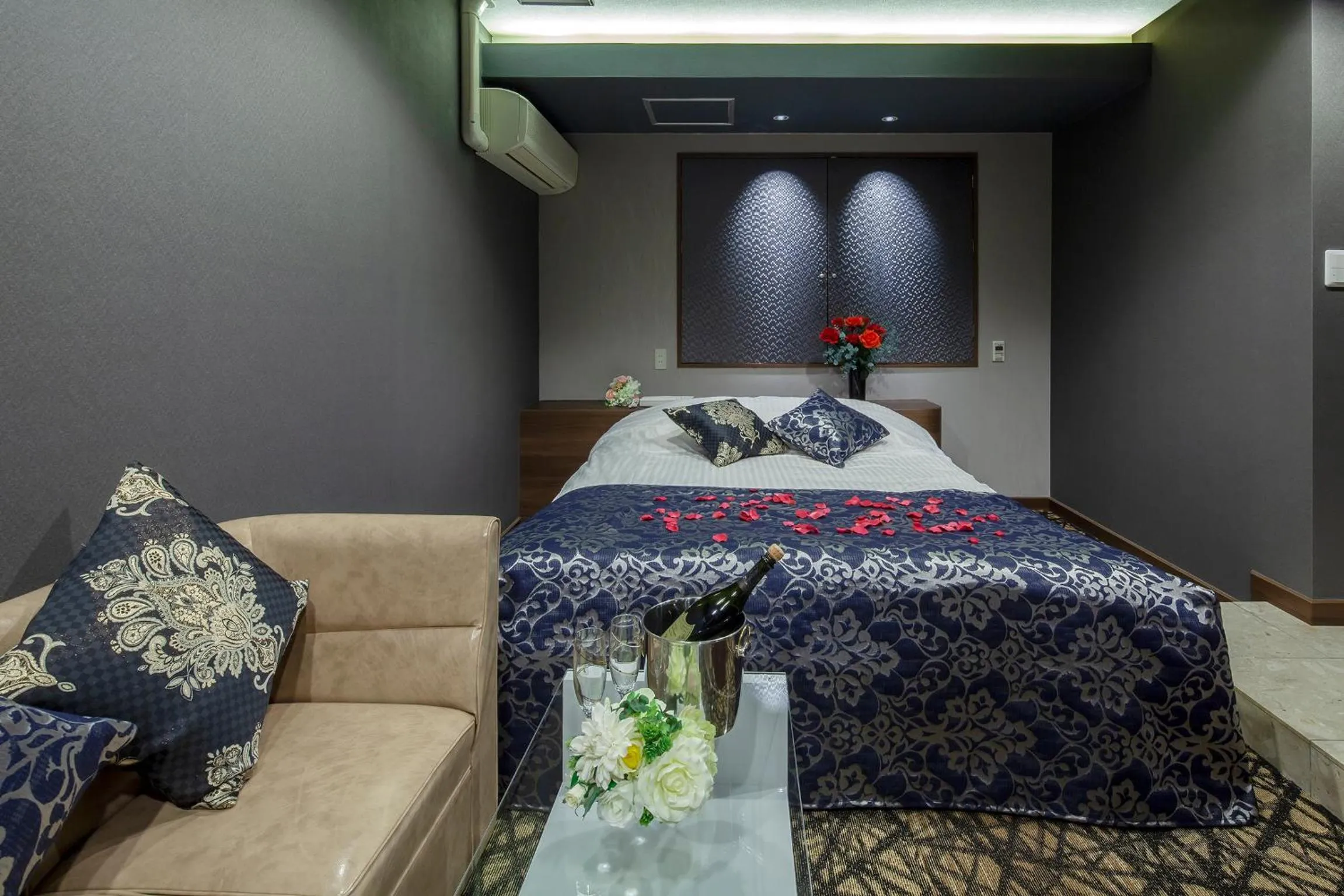 Photo of the whole room, Bed in Restay Hiroshima (Adult Only)