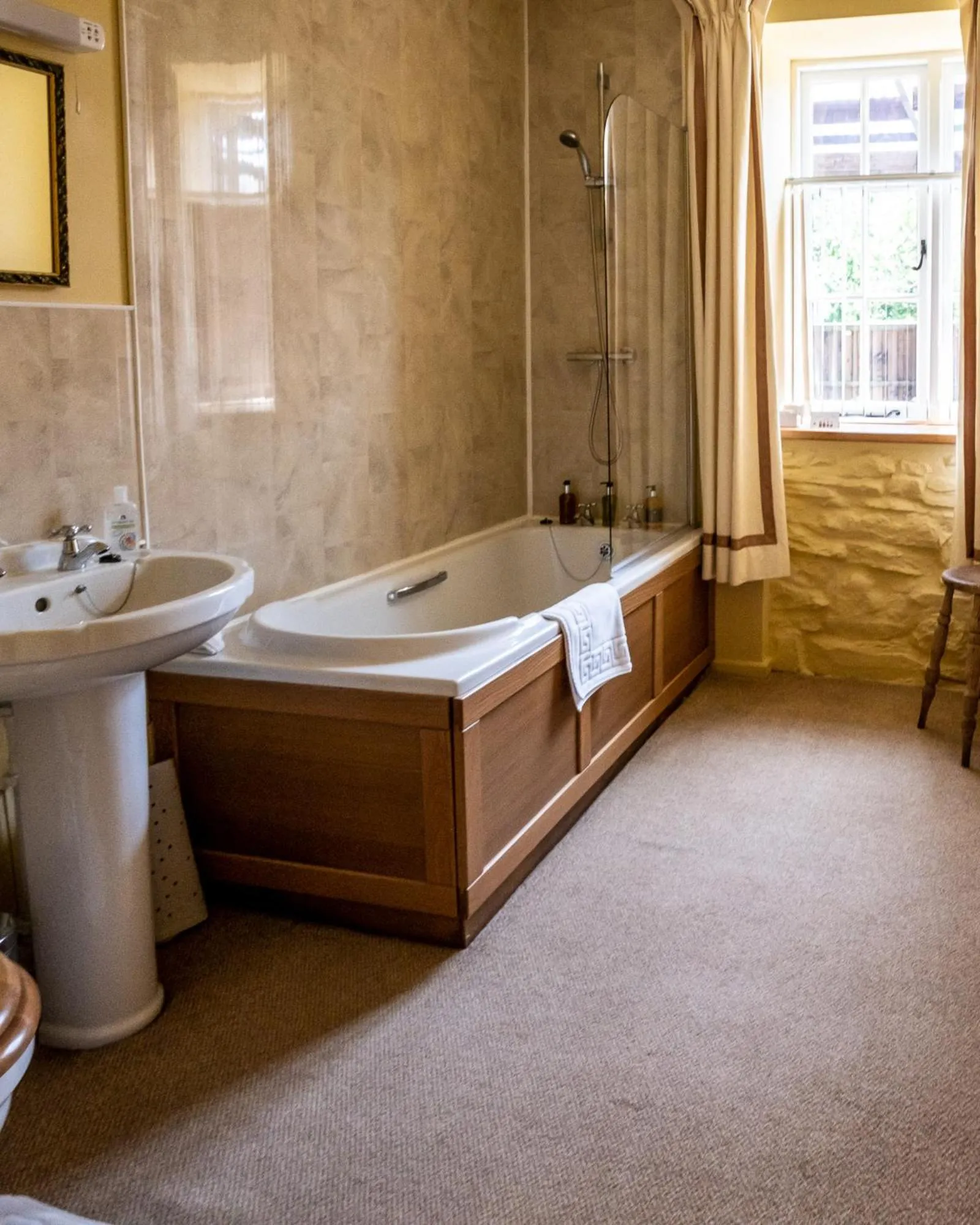 Ty Mawr Country Hotel & Restaurant