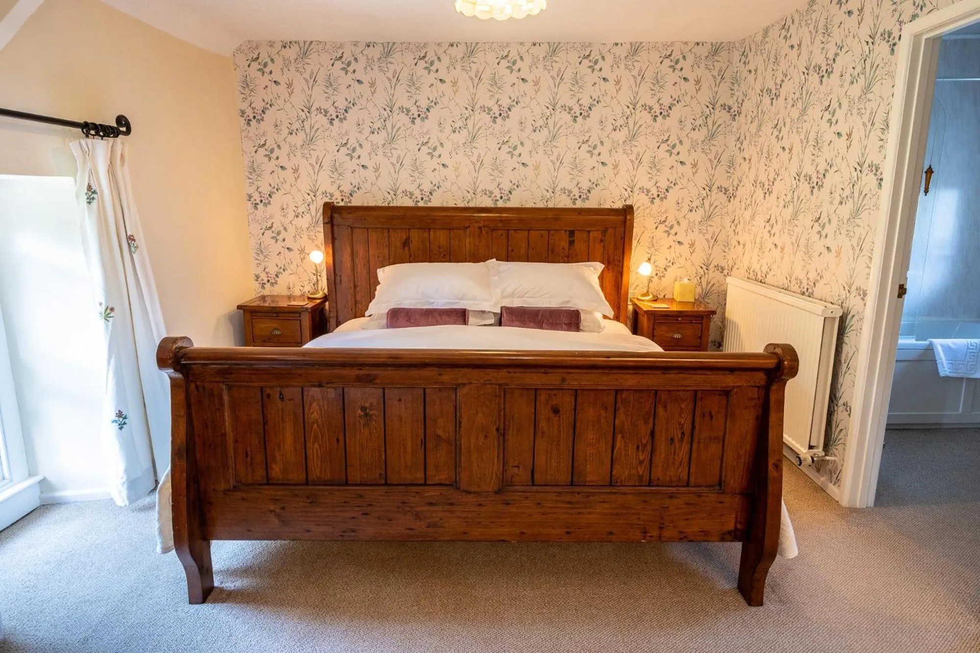 Property building, Bed in Ty Mawr Country Hotel & Restaurant