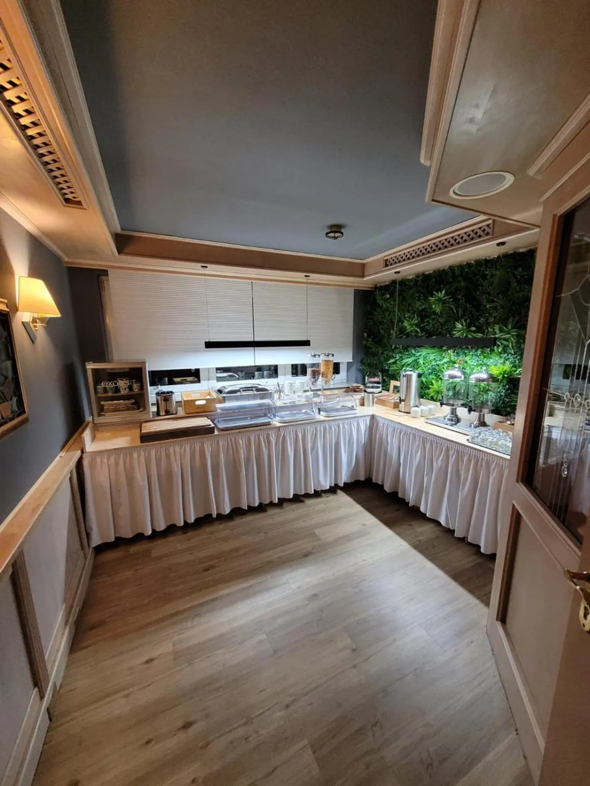 Breakfast in Ambiente Hotel garni