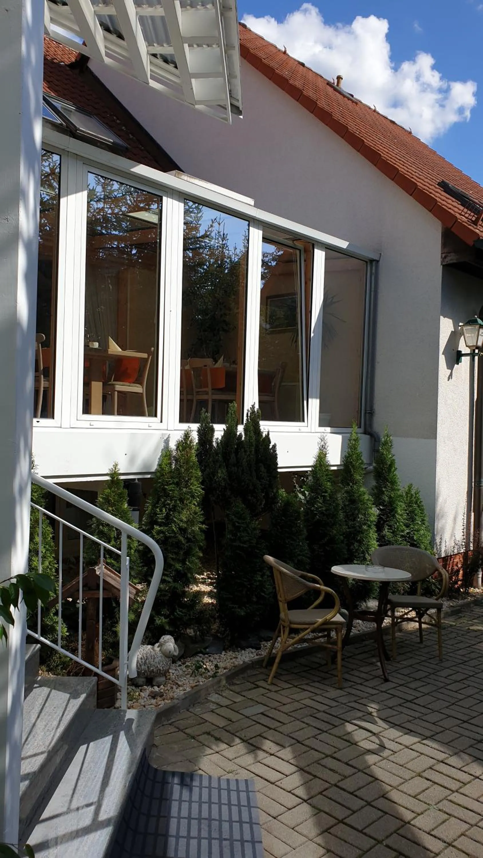 Facade/entrance in Ambiente Hotel garni