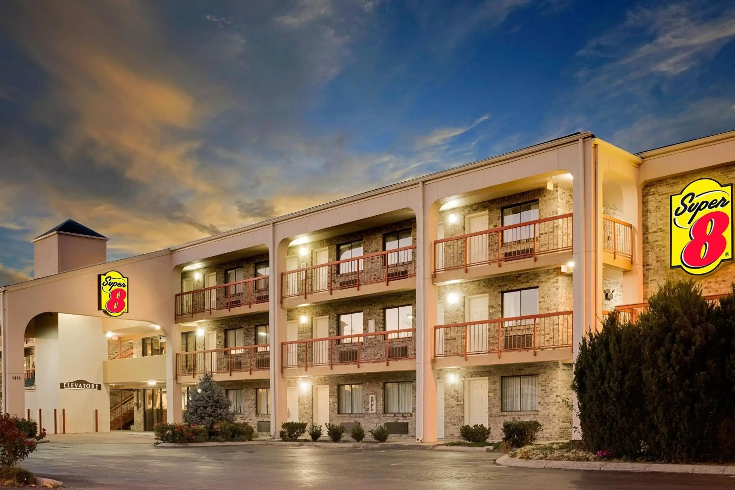 Property building in Super 8 by Wyndham Hermitage Nashville Property building in Super 8 by Wyndham Hermitage Nashville