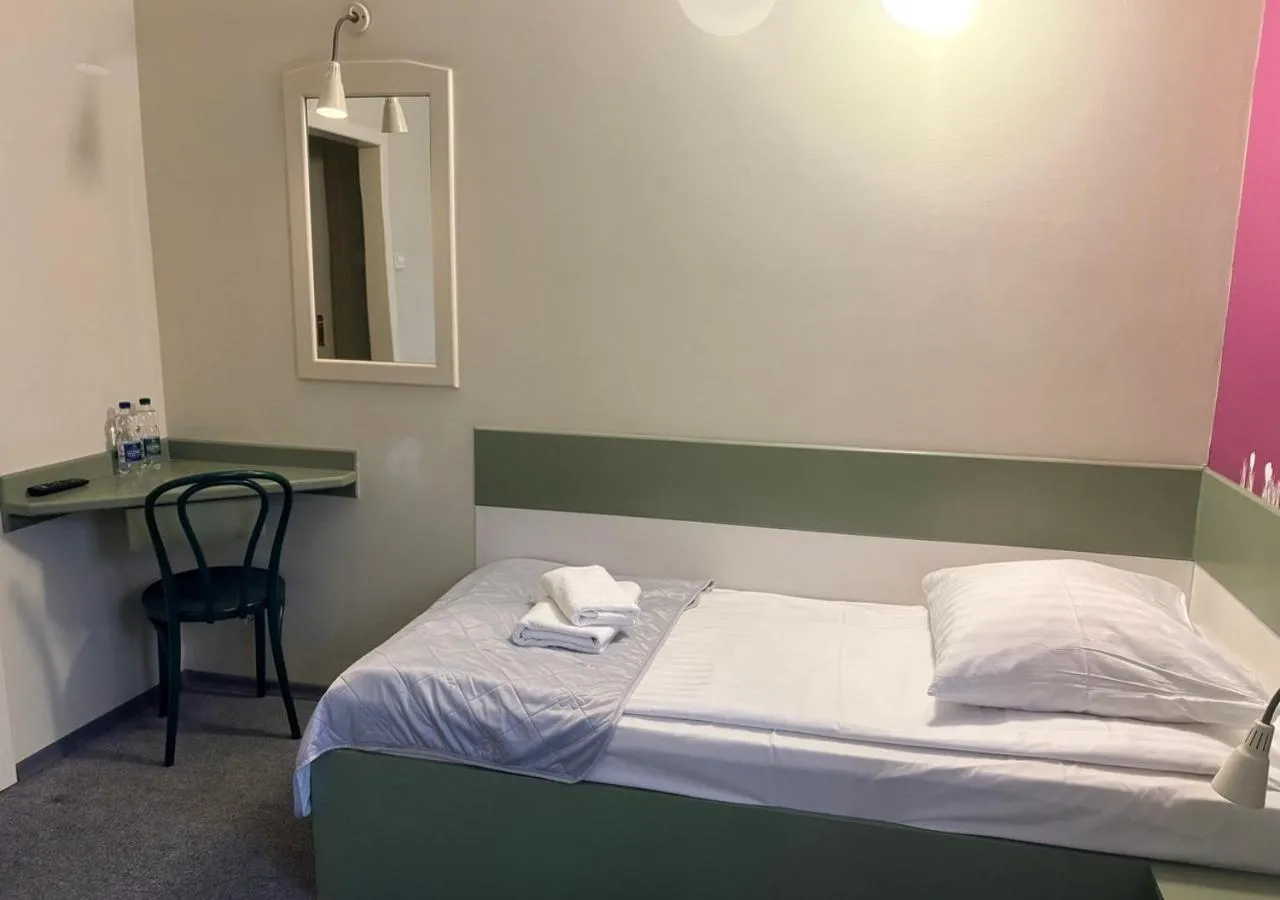 Photo of the whole room, Bed in Hotel Flora