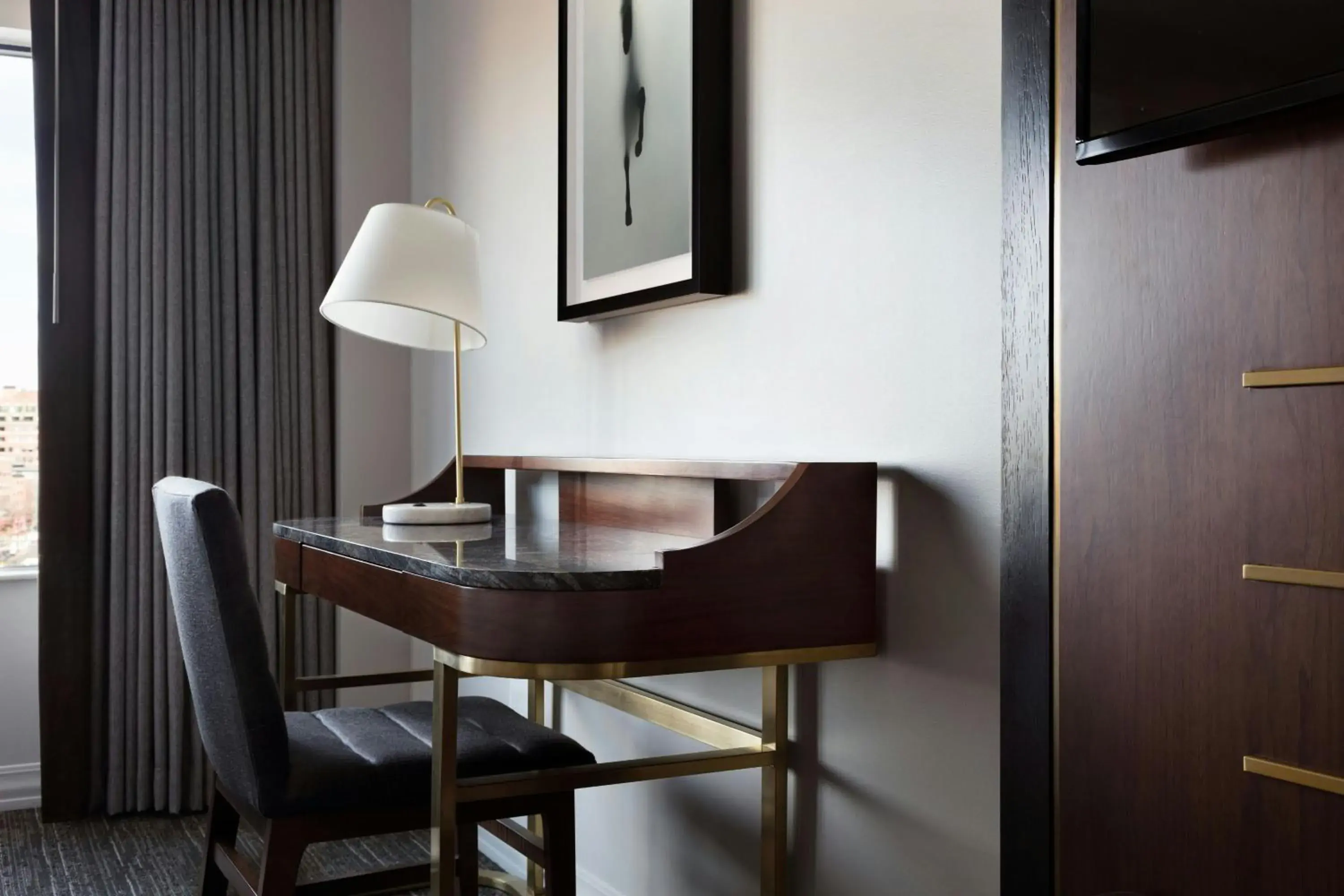 Queen Room with 2 Queen Beds - Harbor View in Boston Marriott Long Wharf Queen Room with 2 Queen Beds - Harbor View in Boston Marriott Long Wharf