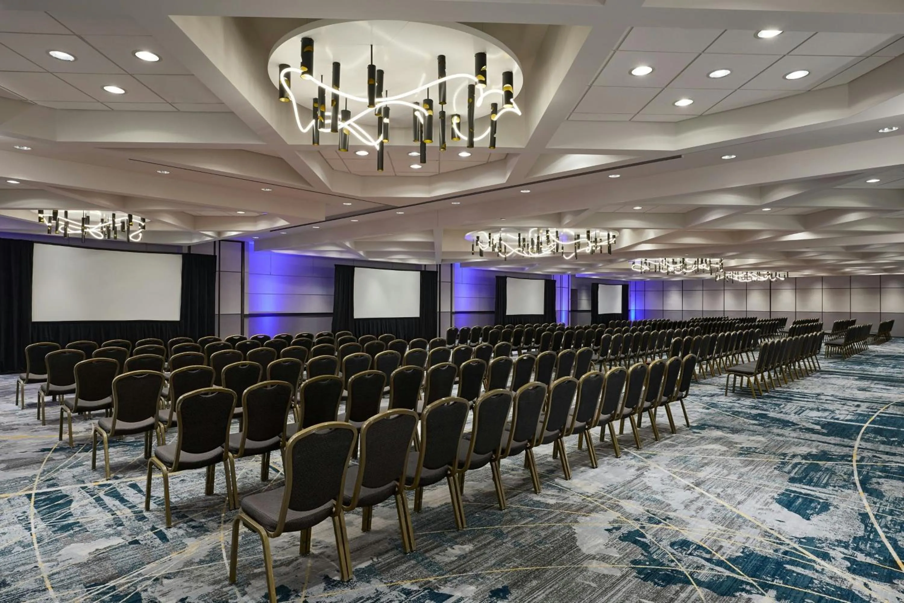 Entertainment in Marriott Chicago O’Hare