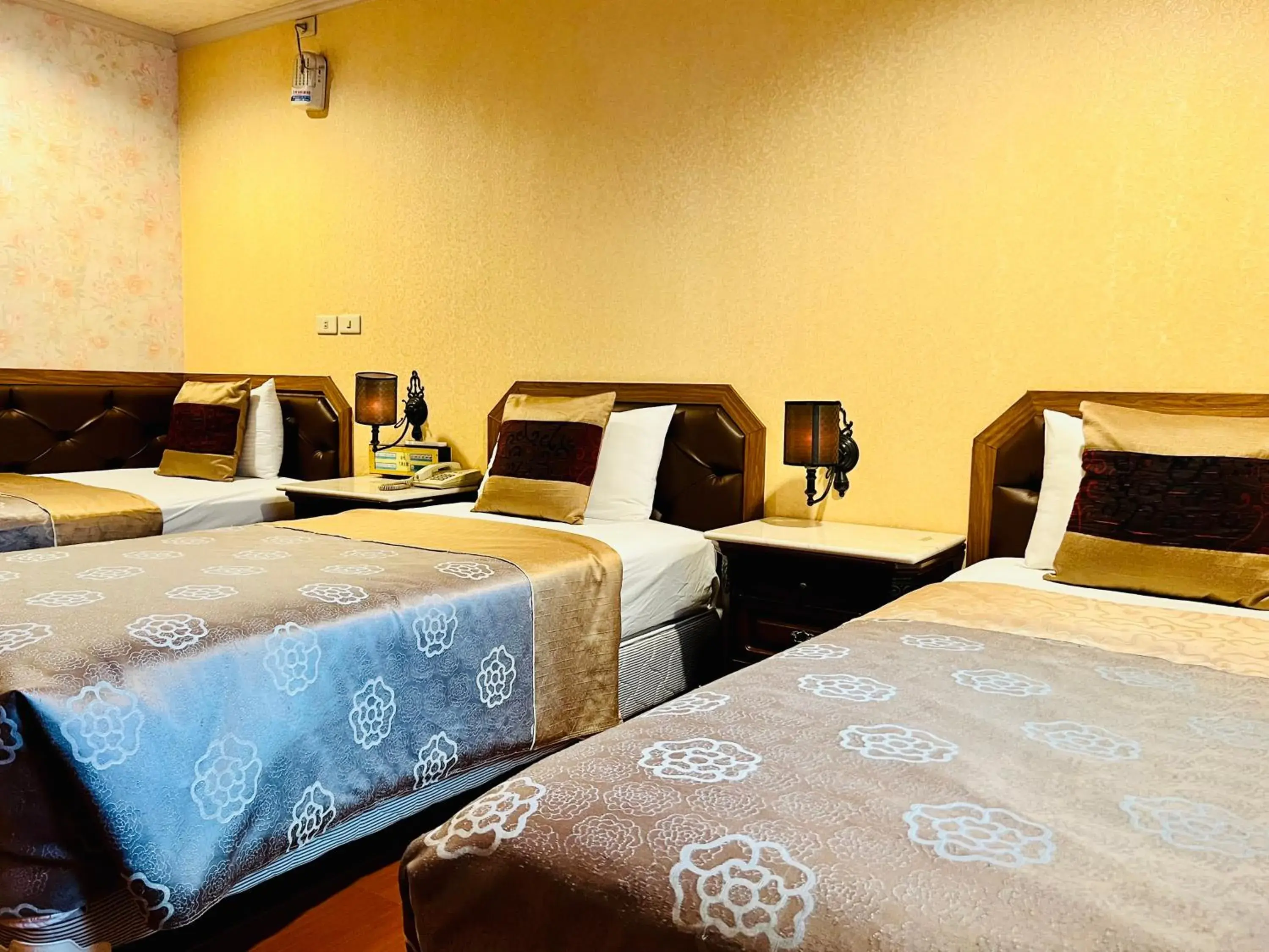 Bedroom, Bed in Shinyes Motel Bedroom, Bed in Shinyes Motel