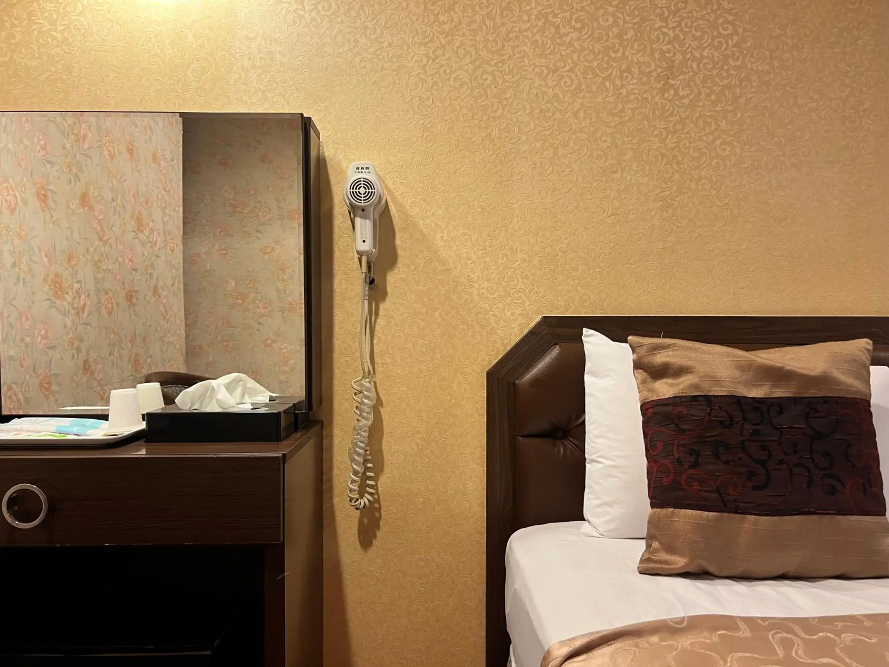 Bedroom, Bed in Shinyes Motel Bedroom, Bed in Shinyes Motel