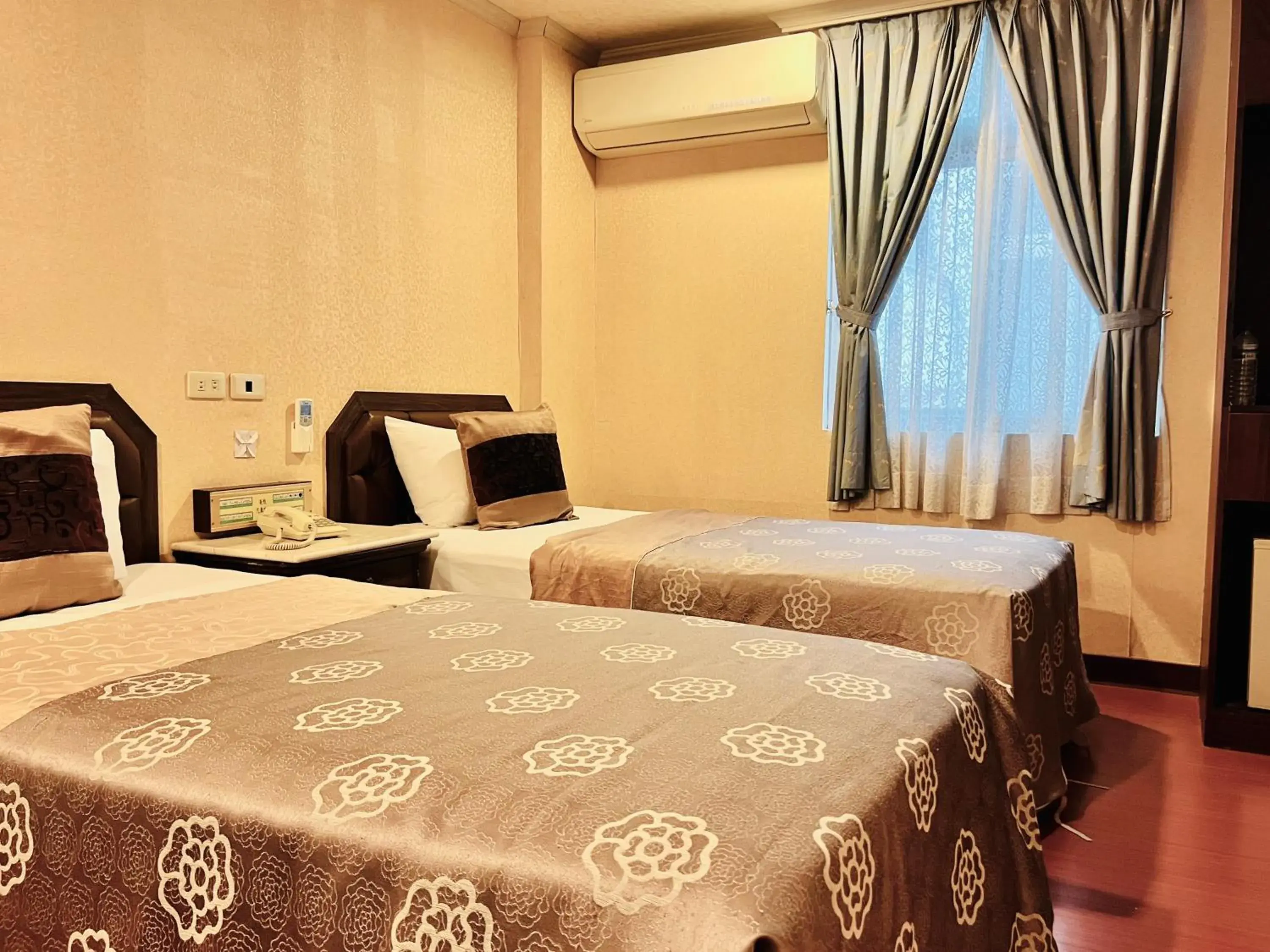 Bedroom, Bed in Shinyes Motel Bedroom, Bed in Shinyes Motel