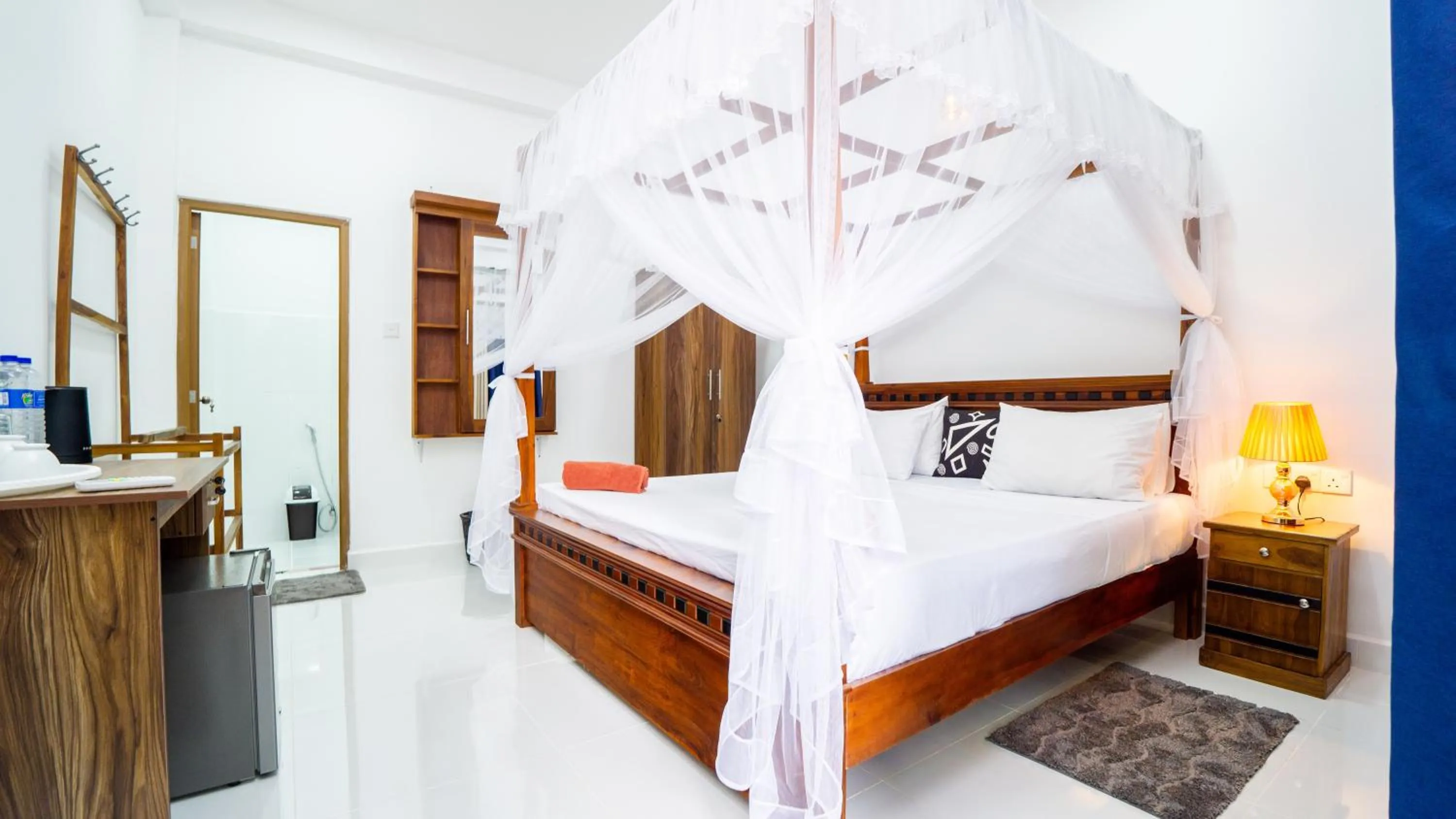 Bed in Sunrise Cottage