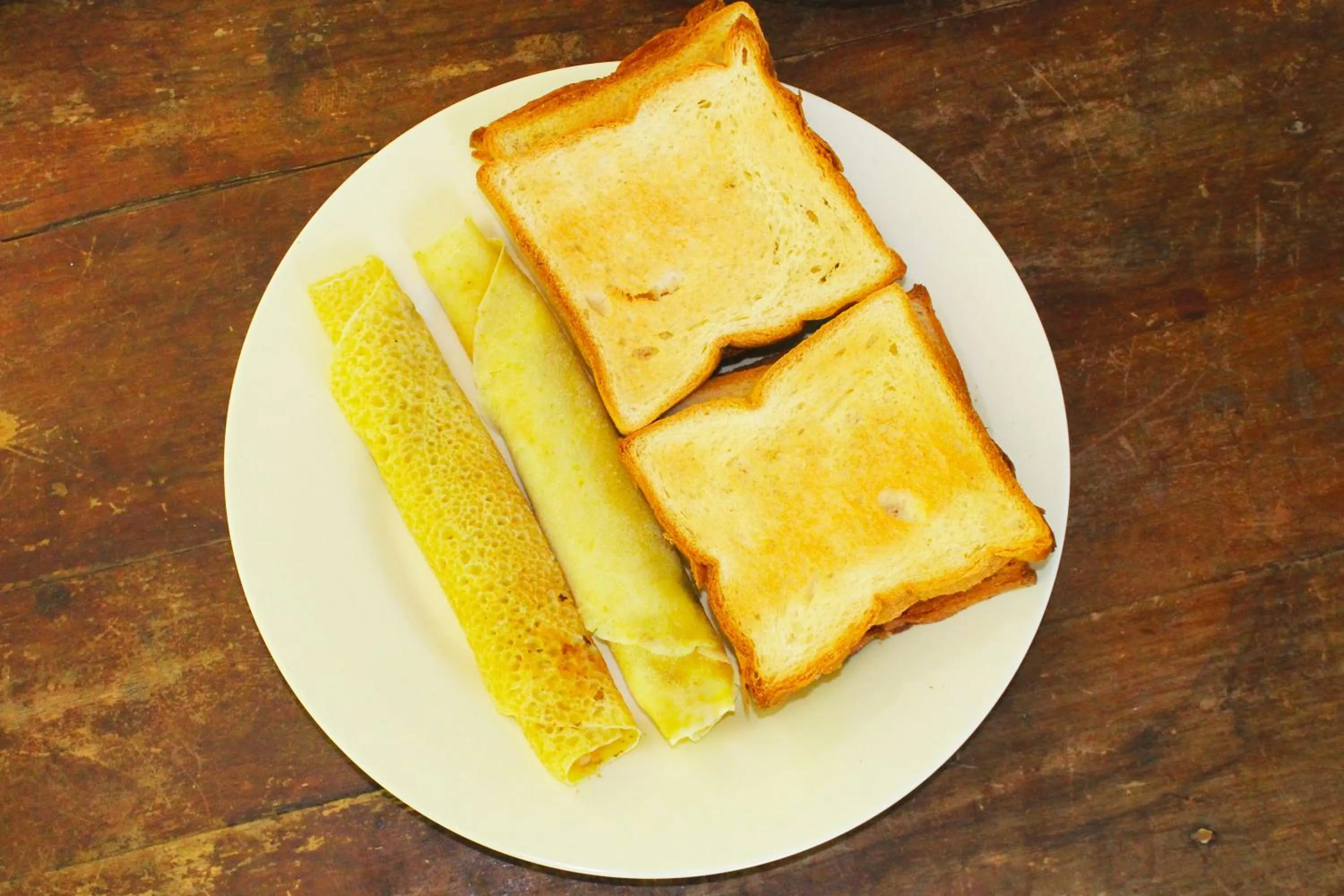 Breakfast in Sunrise Cottage