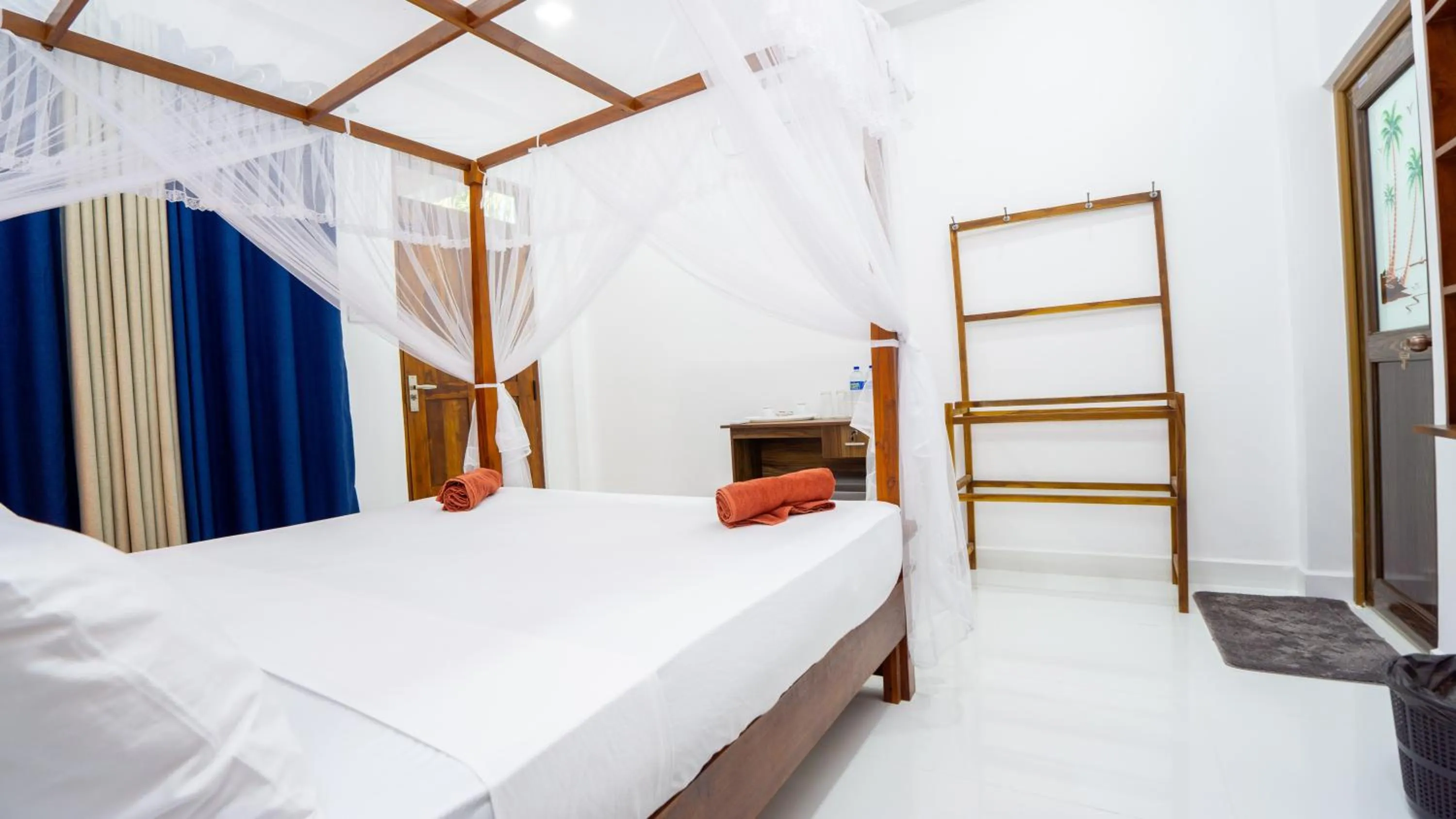 Bed in Sunrise Cottage