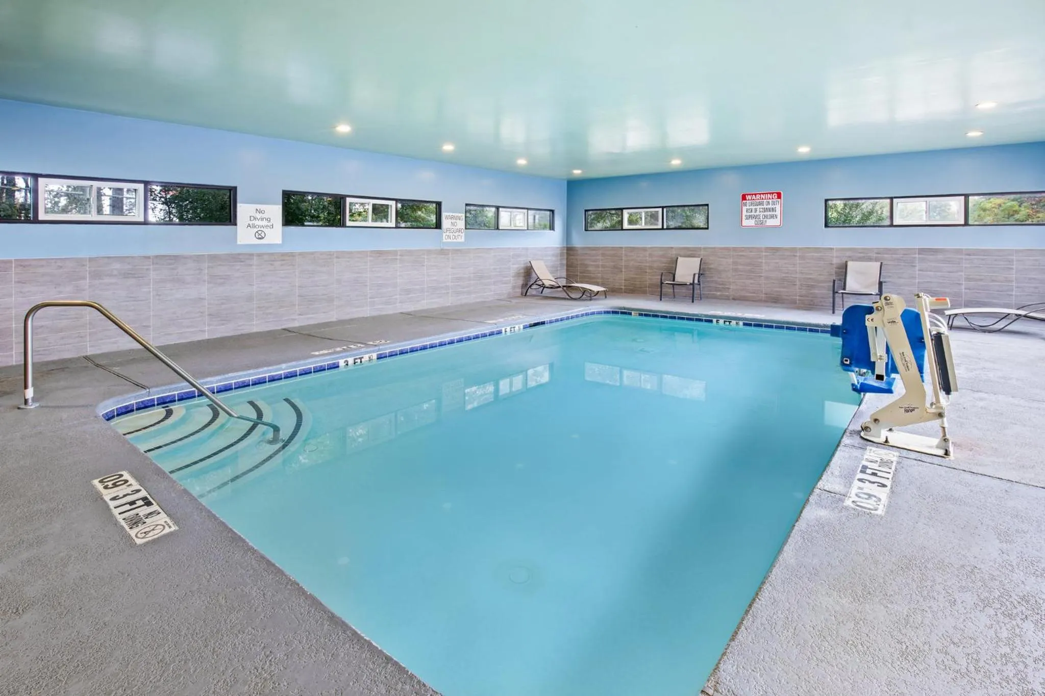 Swimming pool in Holiday Inn Express & Suites Locust Grove by IHG