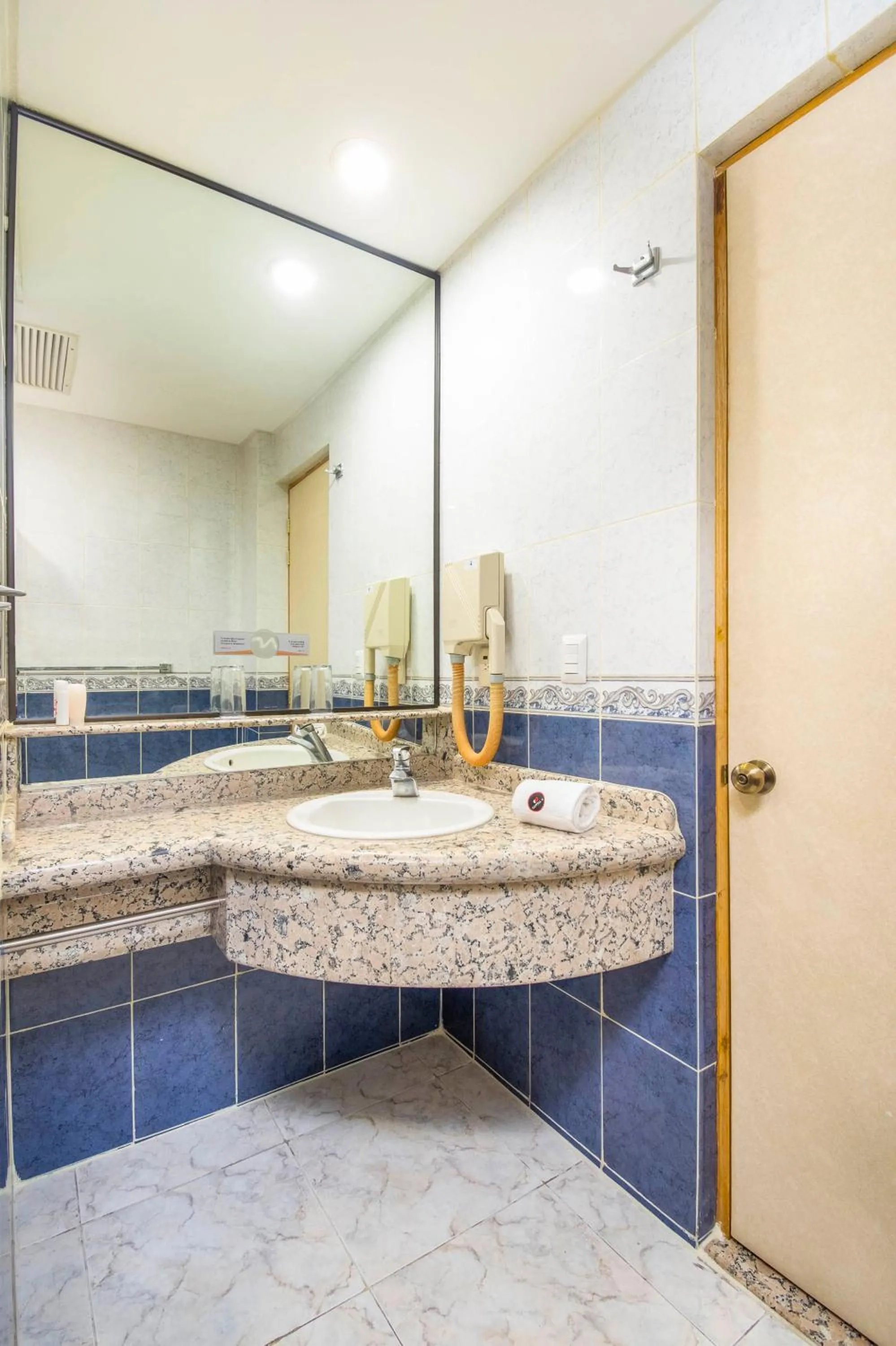 Bathroom in Hotel Mandarin Carton