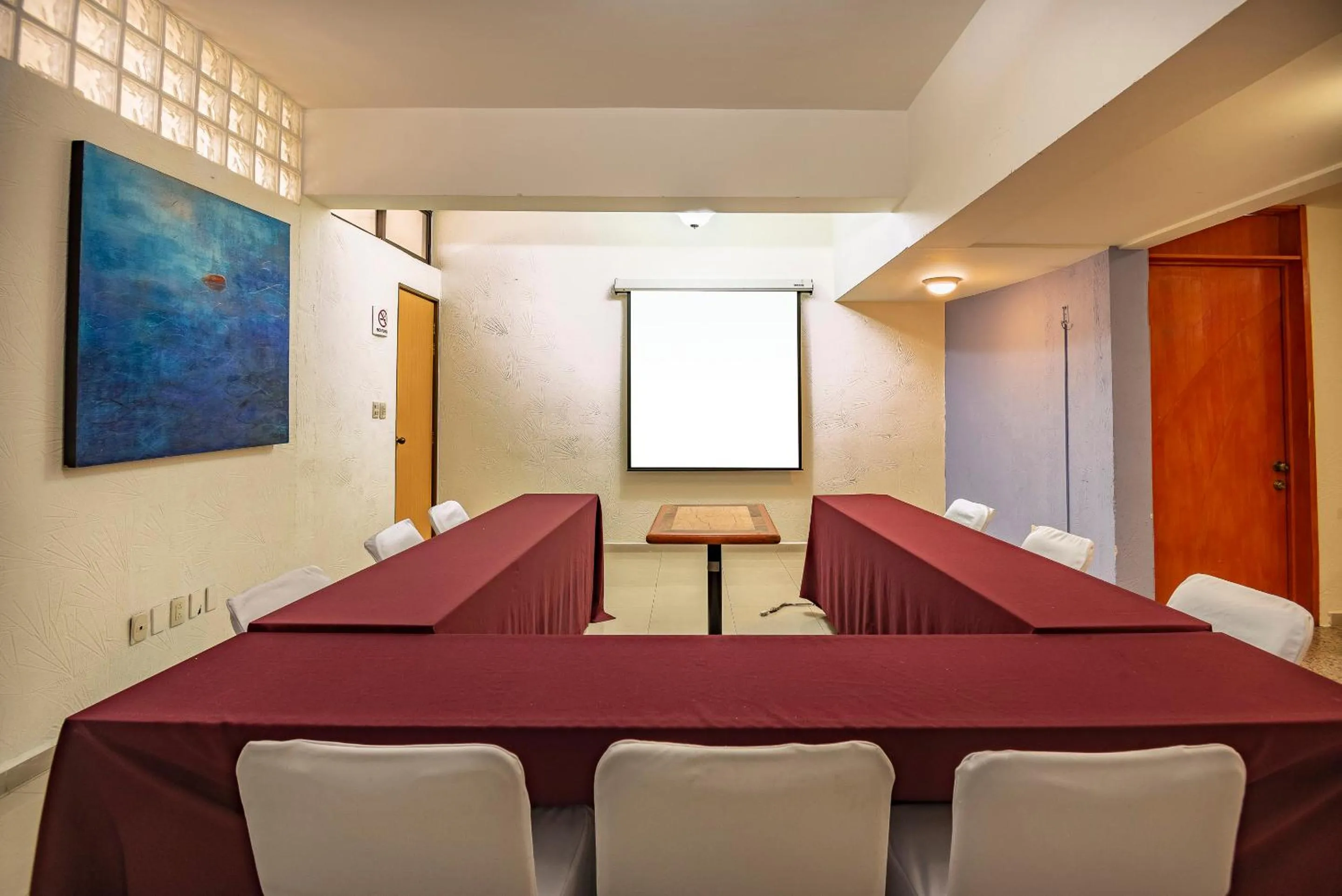 Business facilities in Hotel Mandarin Carton
