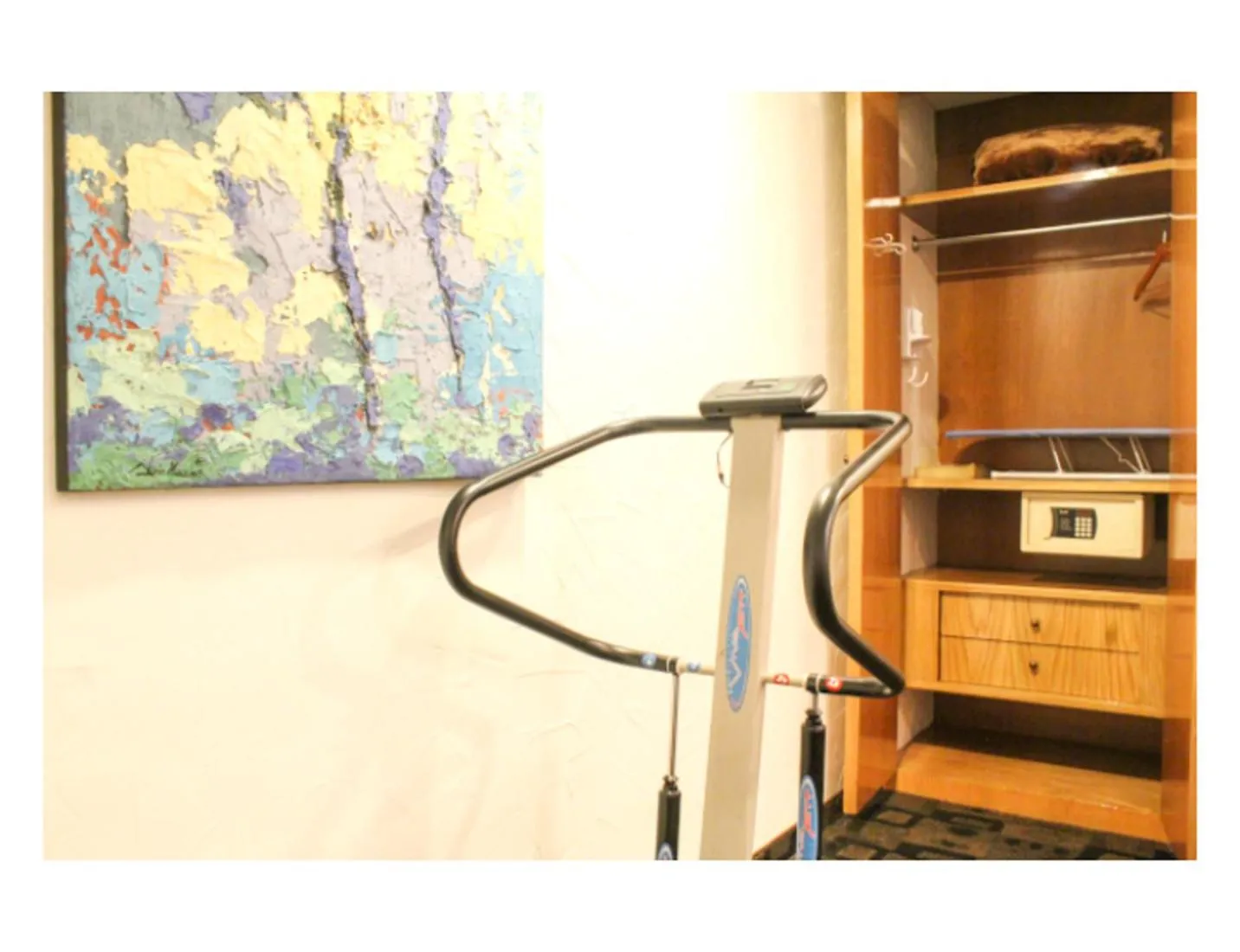 Bedroom in Hotel Mandarin Carton