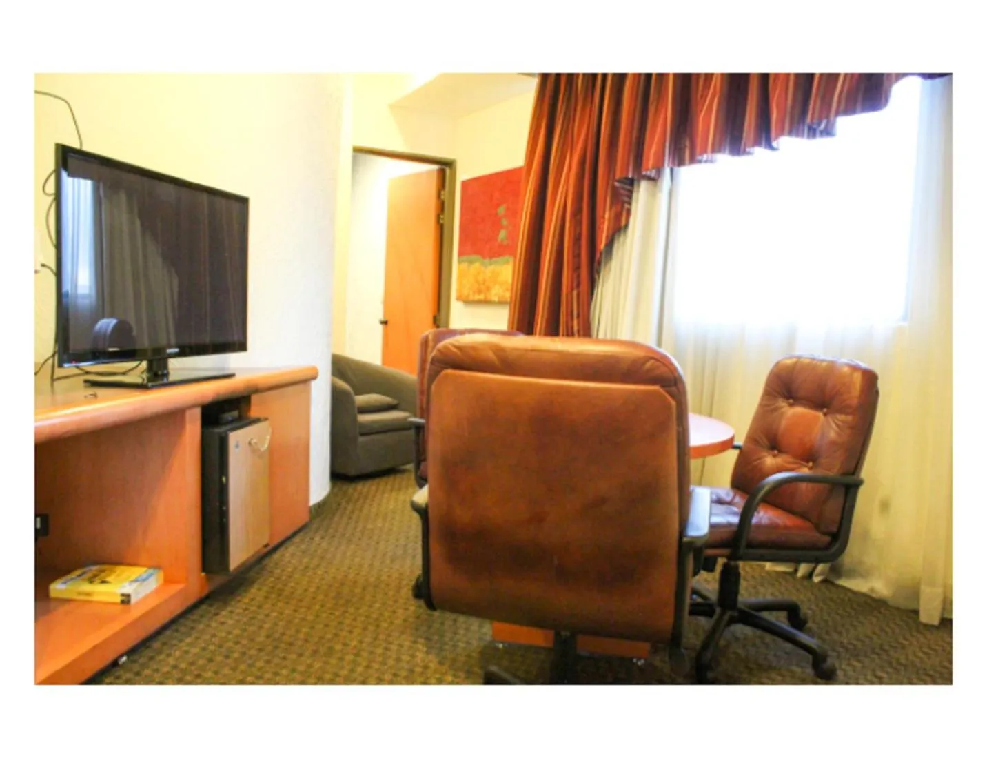 TV and multimedia in Hotel Mandarin Carton