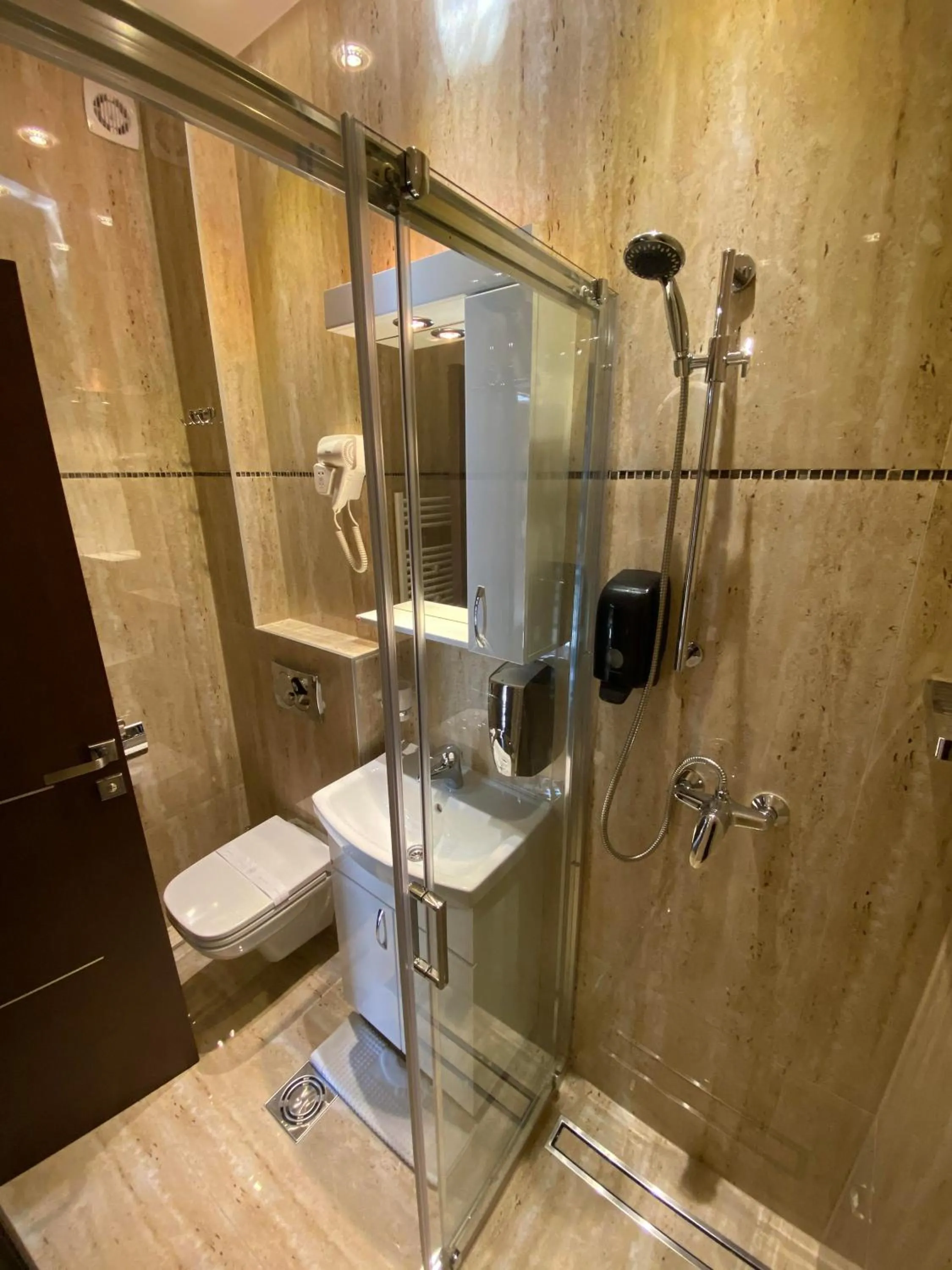 Toilet in Hotel Morava - Šabac