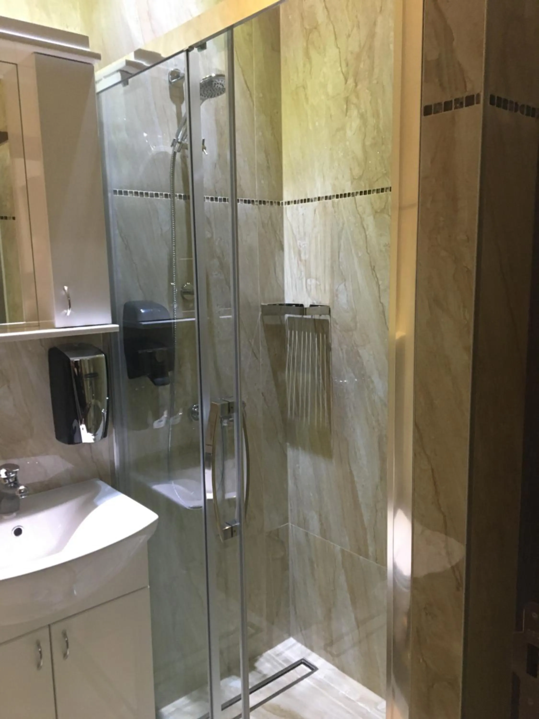 Shower in Hotel Morava - Šabac